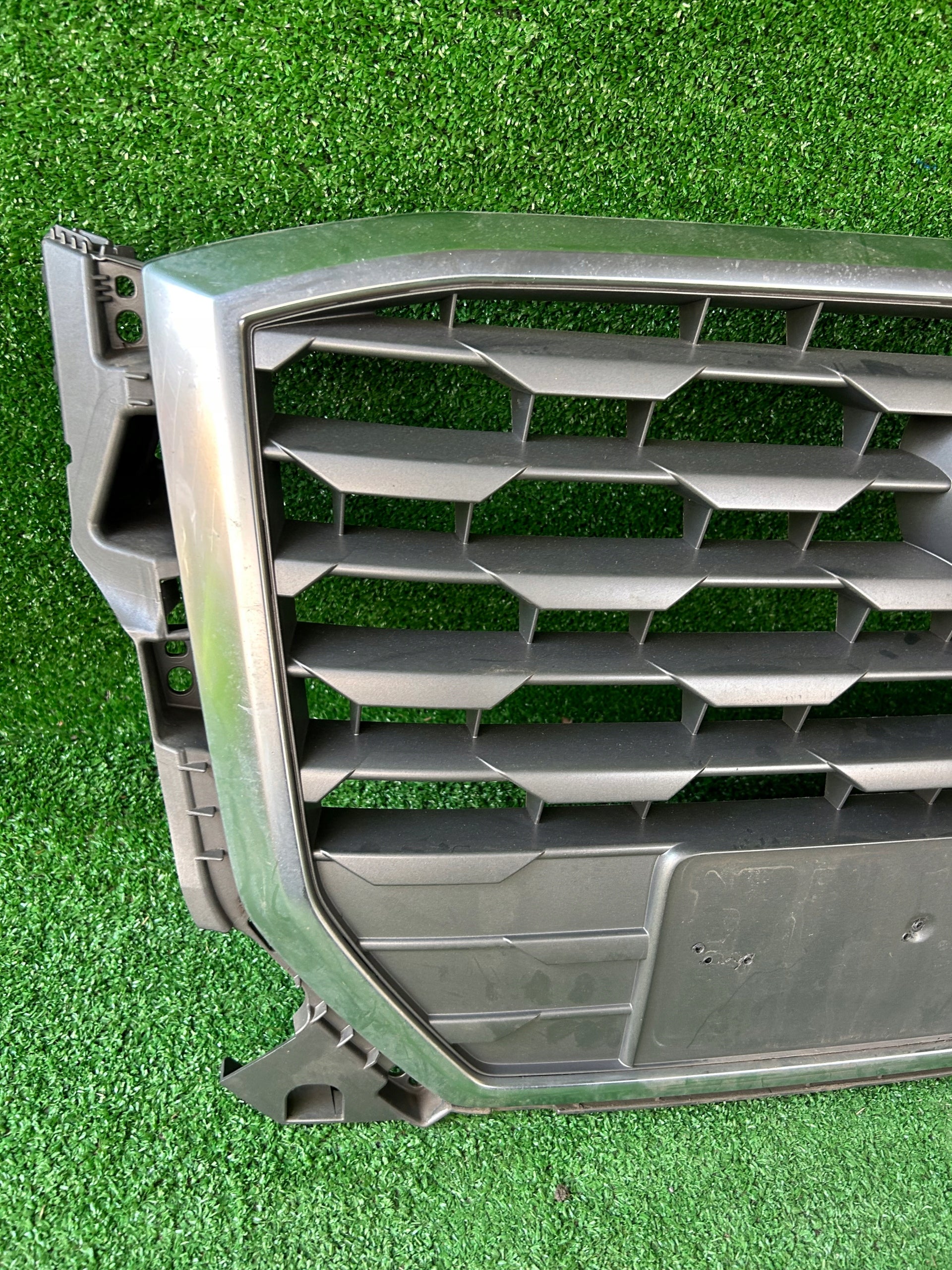 Kühlergrill Audi Q2 81A FRONTGRILL Kühlergitter