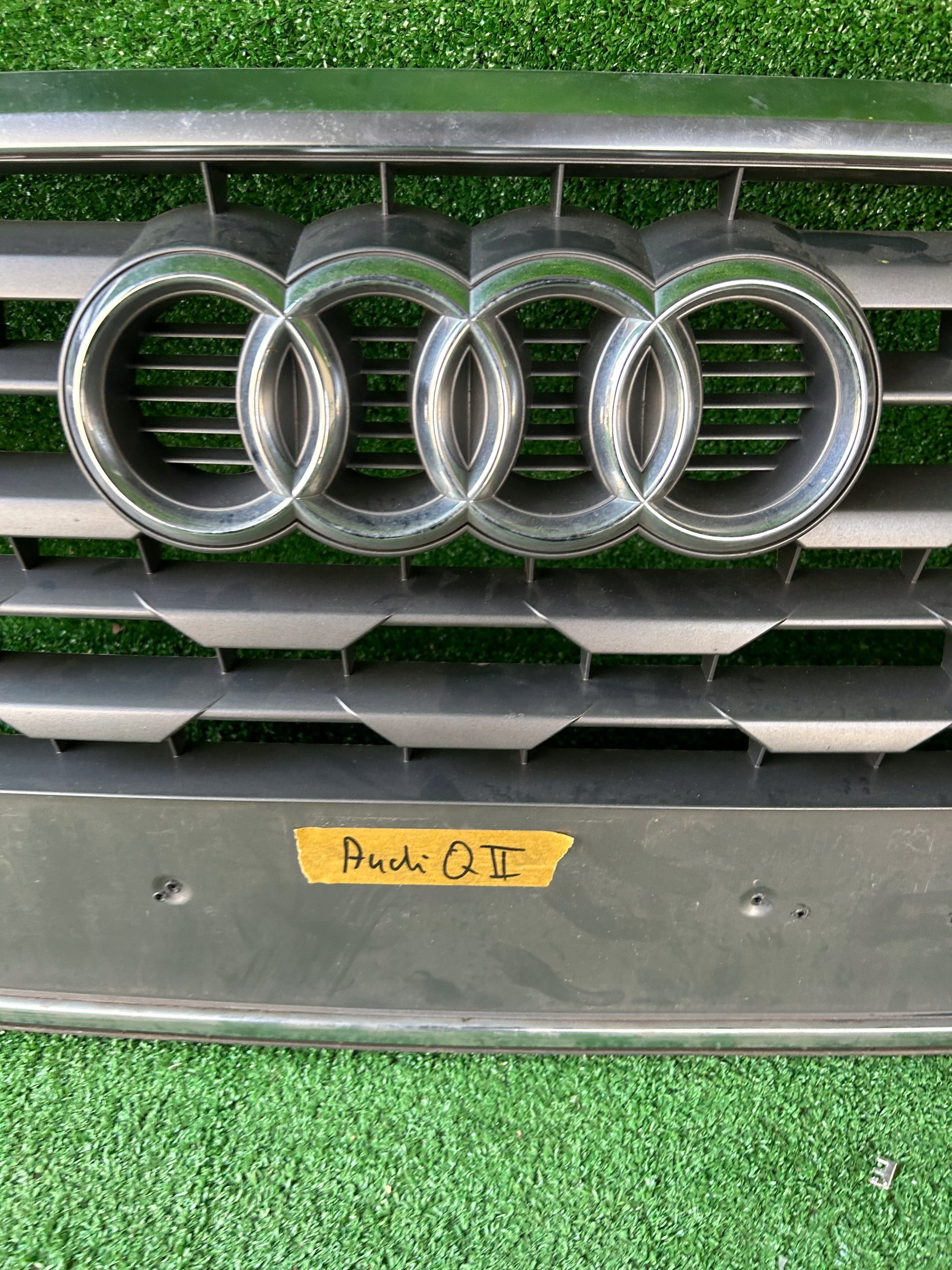 Kühlergrill Audi Q2 81A FRONTGRILL Kühlergitter