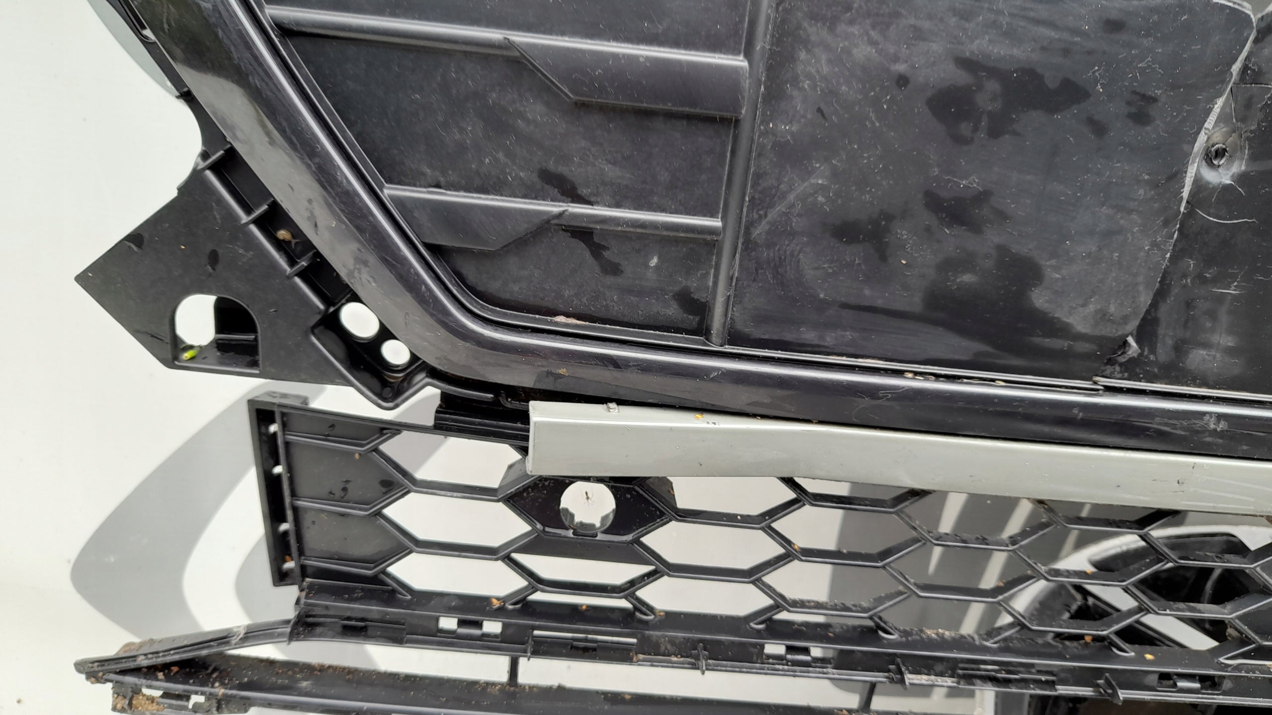 Kühlergrill Audi Q2 81A FRONTGRILL Kühlergitter