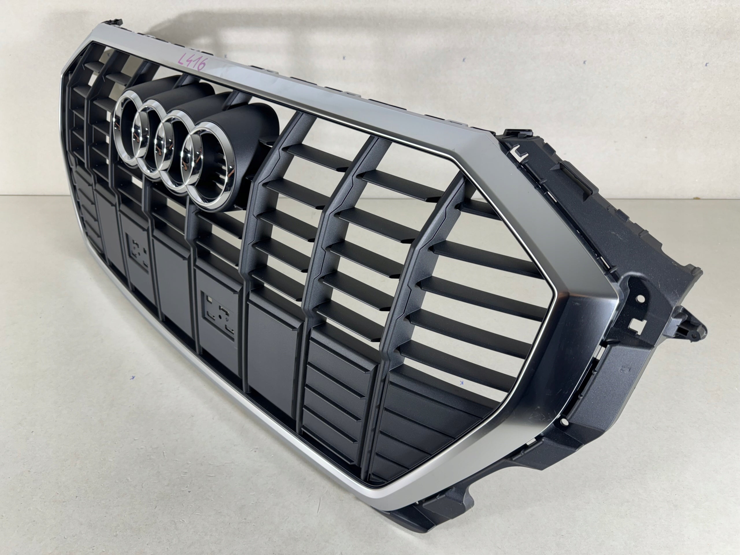 Kühlergrill Audi Q3 83A FRONTGRILL 83A853651A4 Kühlergitter