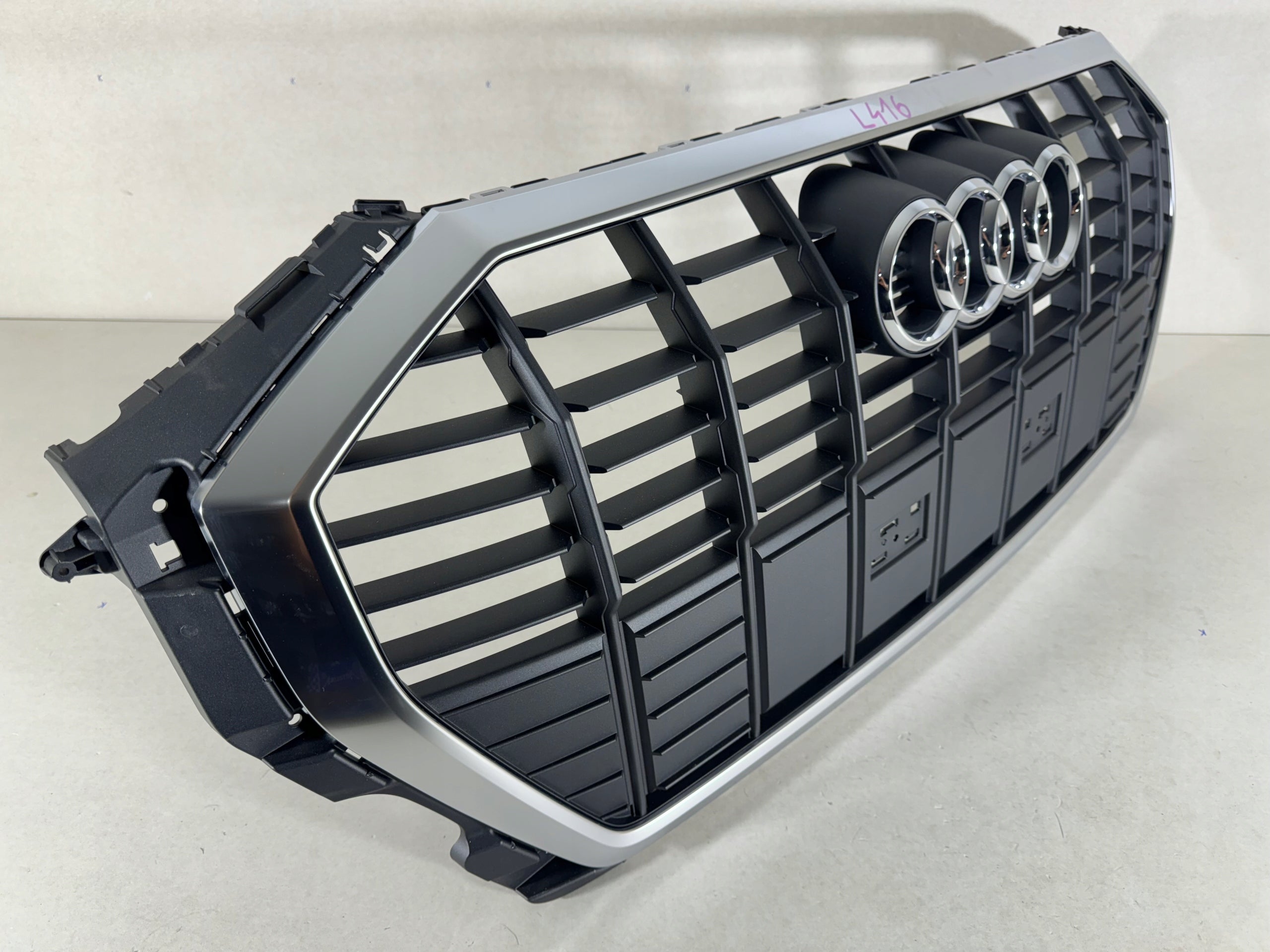 Kühlergrill Audi Q3 83A FRONTGRILL 83A853651A4 Kühlergitter