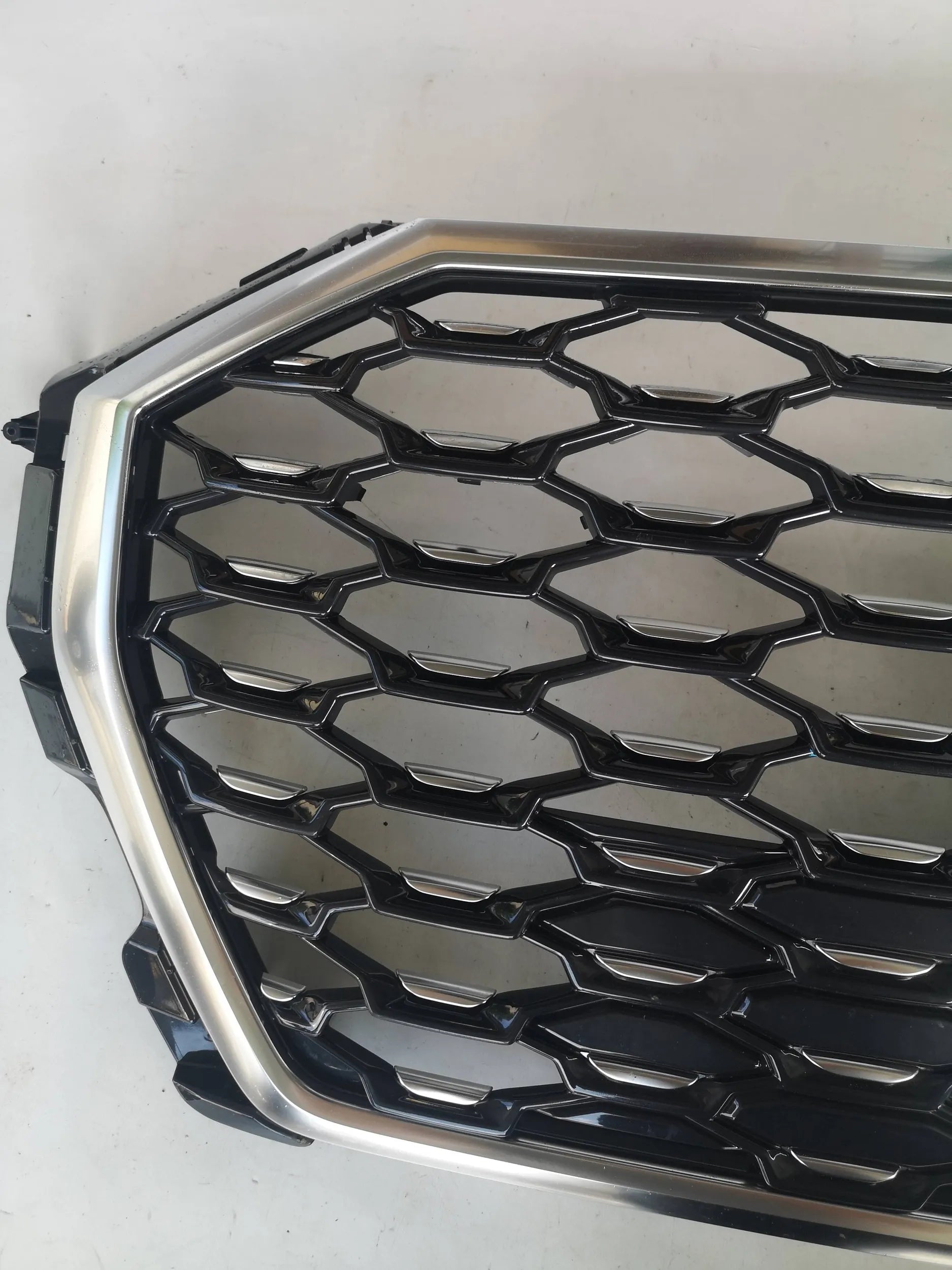 Kühlergrill Audi AM Q3 83A FRONTGRILL 83A853651B Kühlergitter