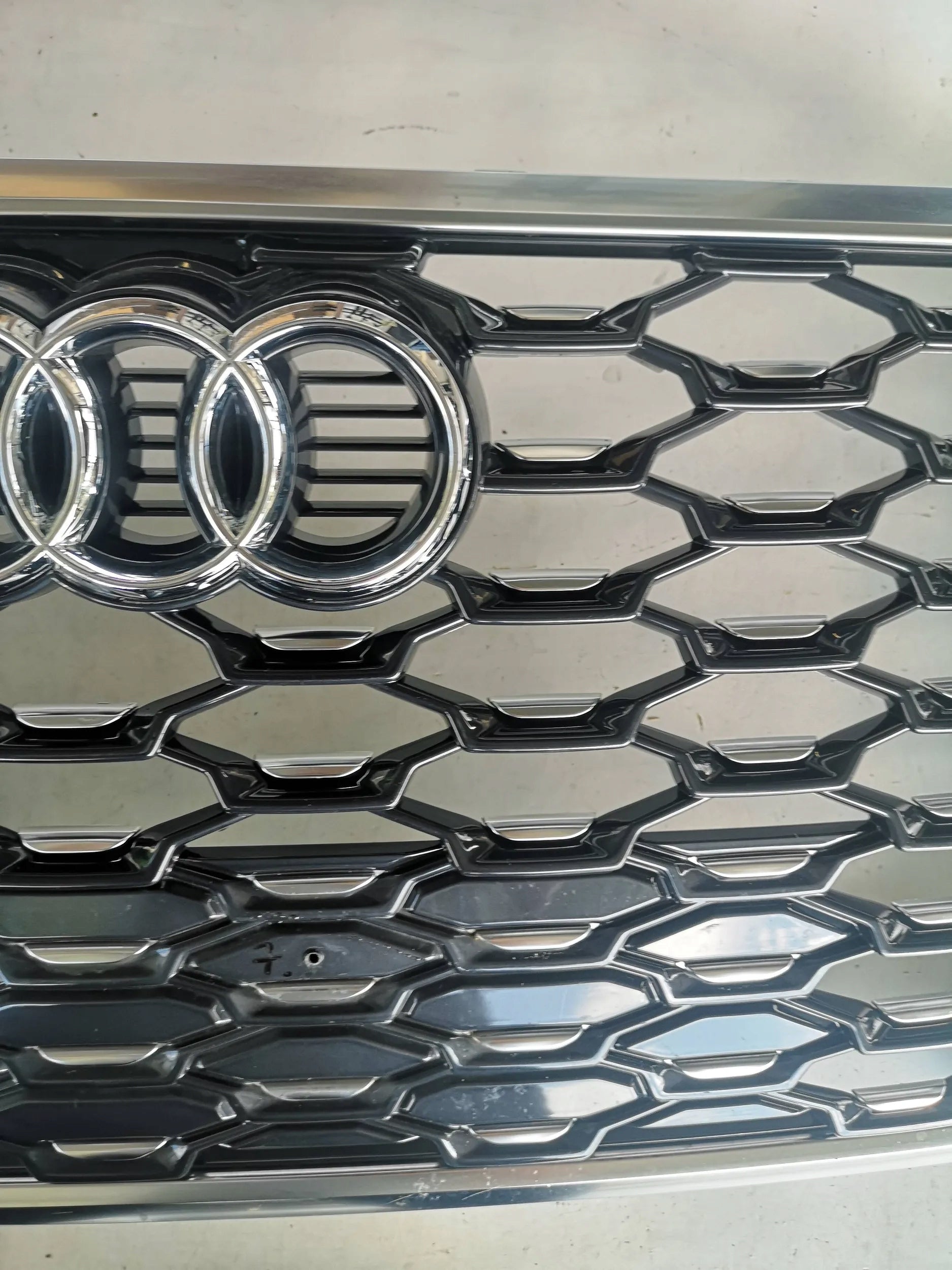 Kühlergrill Audi AM Q3 83A FRONTGRILL 83A853651B Kühlergitter