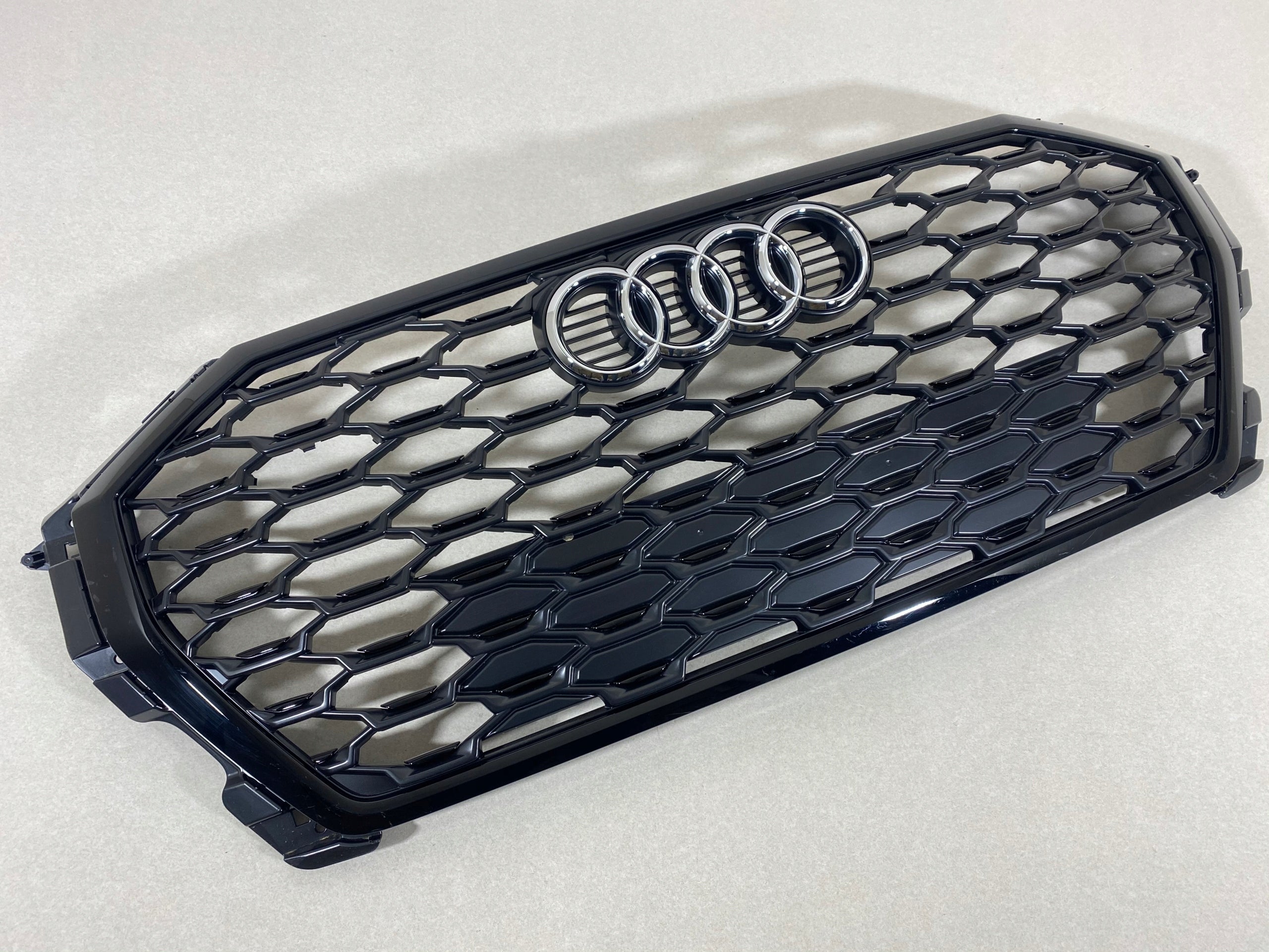 Kühlergrill Audi SQ3 FRONTGRILL 83F85365183 Kühlergitter