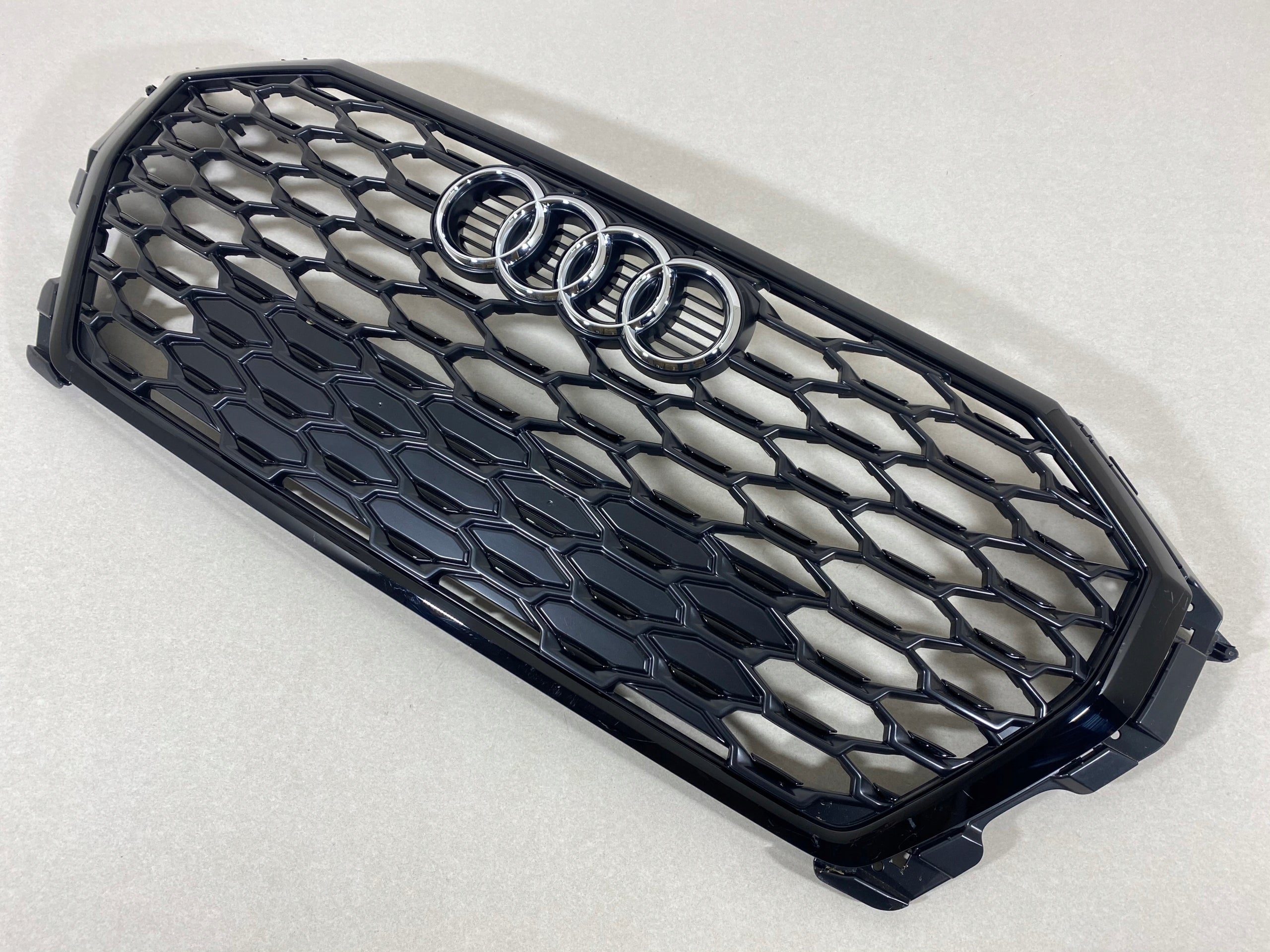 Kühlergrill Audi SQ3 FRONTGRILL 83F85365183 Kühlergitter