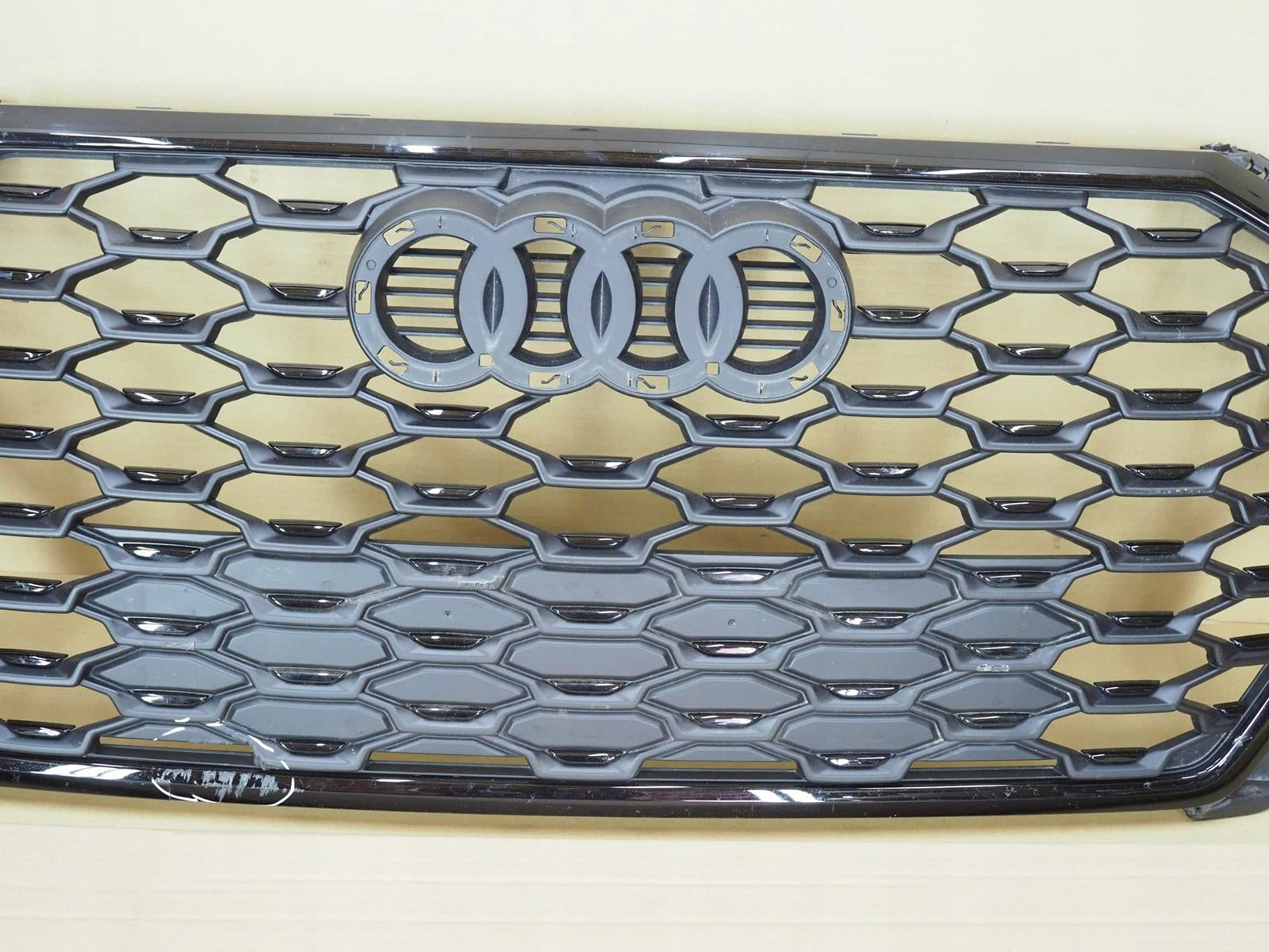 Kühlergrill Audi Q3 83A FRONTGRILL 83F853651AB Kühlergitter