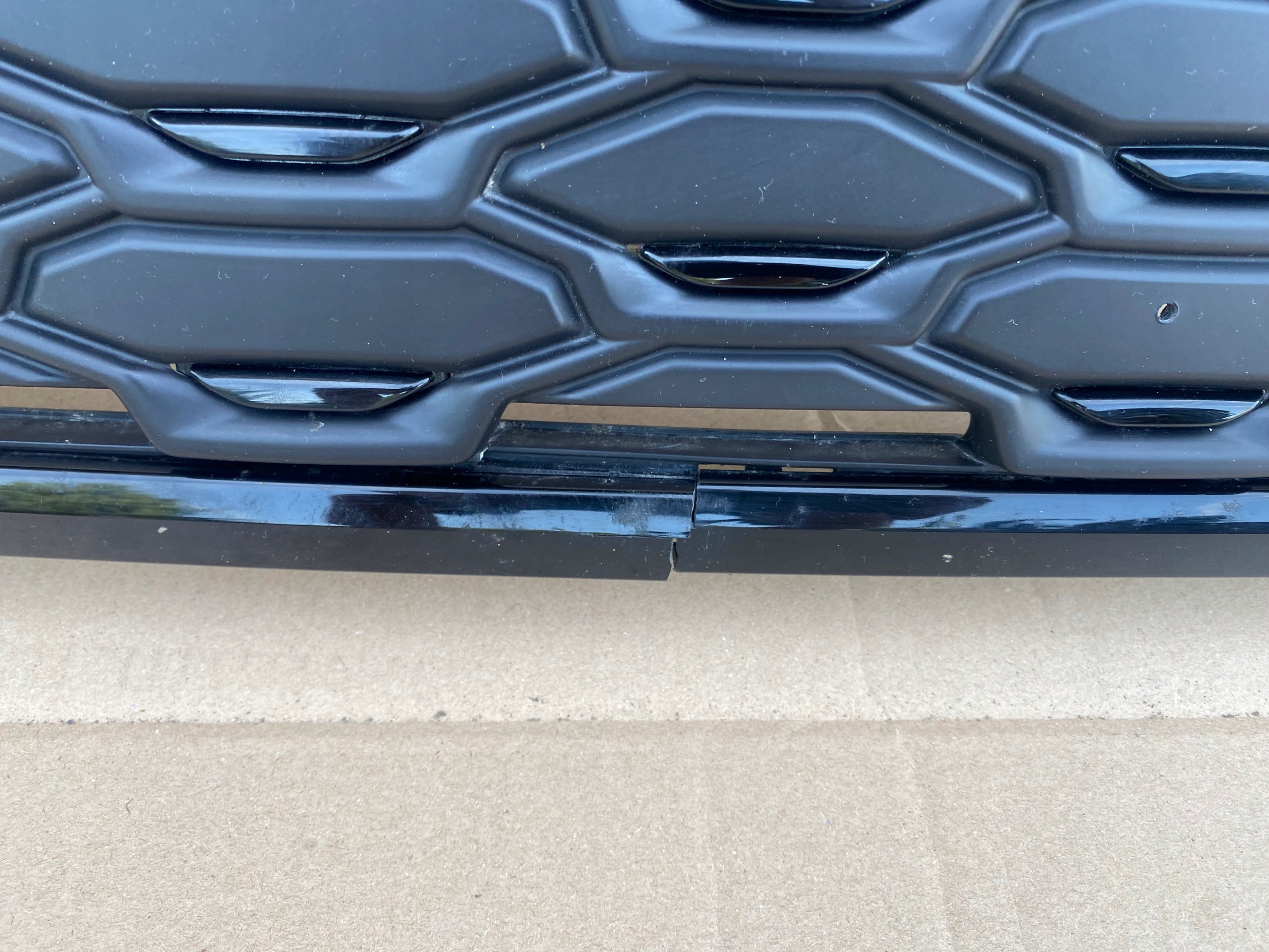 Kühlergrill Audi Q3 FRONTGRILL 83F85365183 Kühlergitter