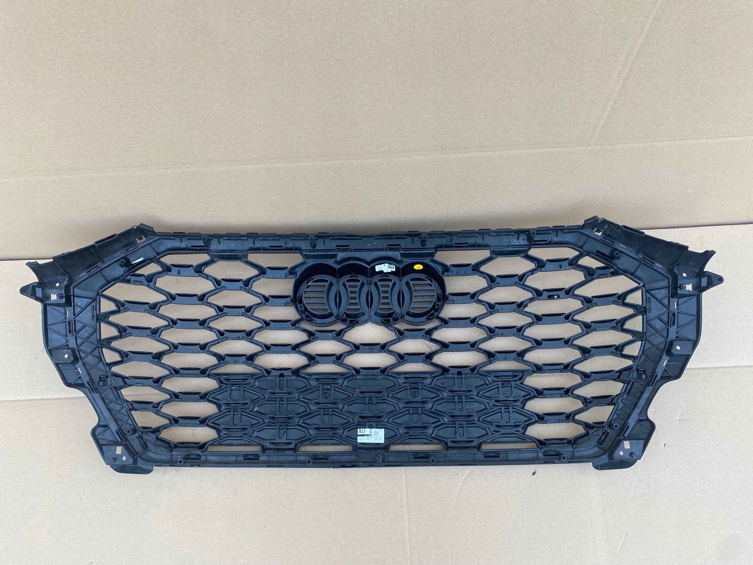 Kühlergrill Audi Q3 FRONTGRILL 83F85365183 Kühlergitter