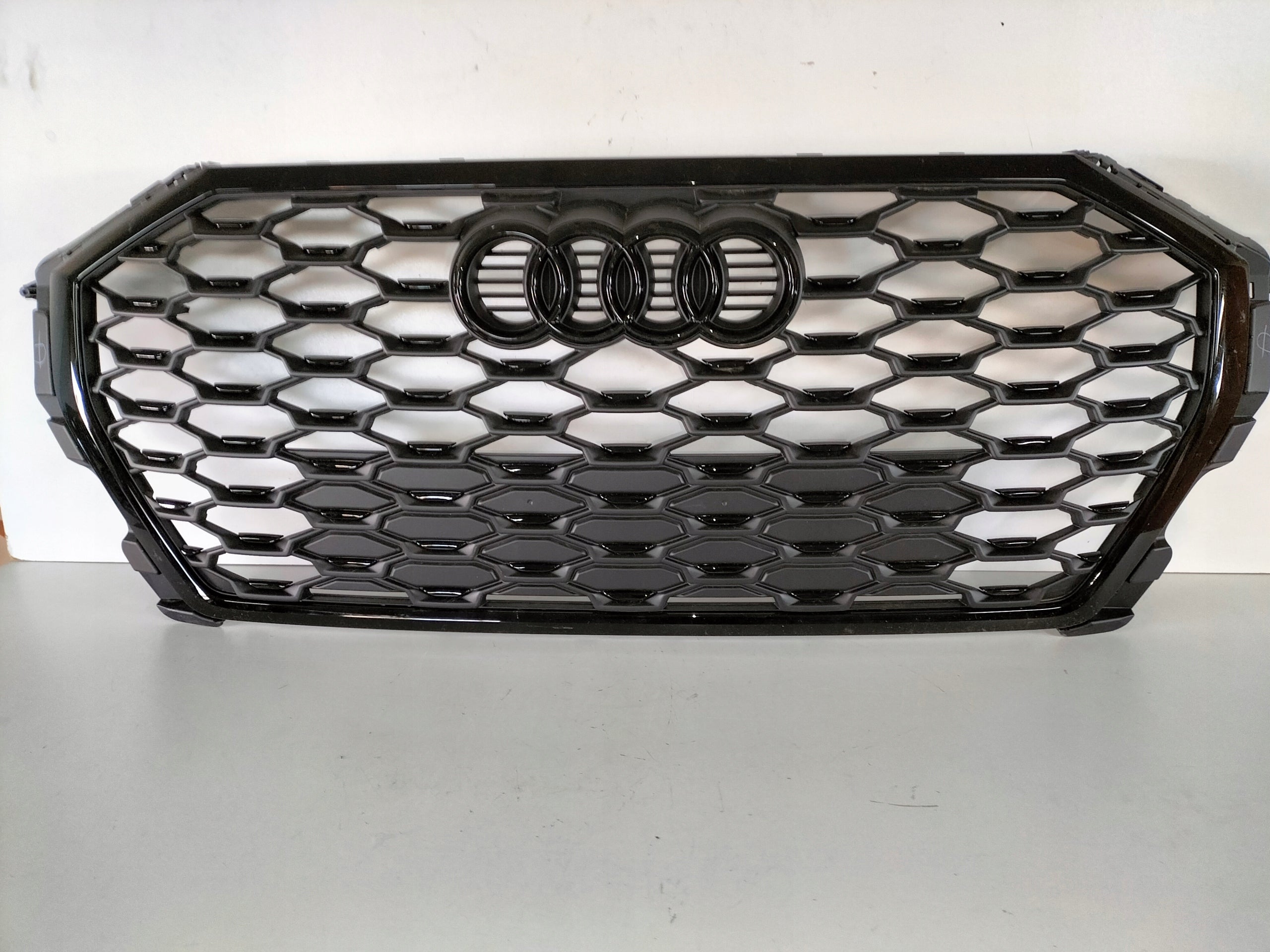  Kühlergrill Audi Q3 FRONTGRILL 83F85365183 Kühlergitter product image