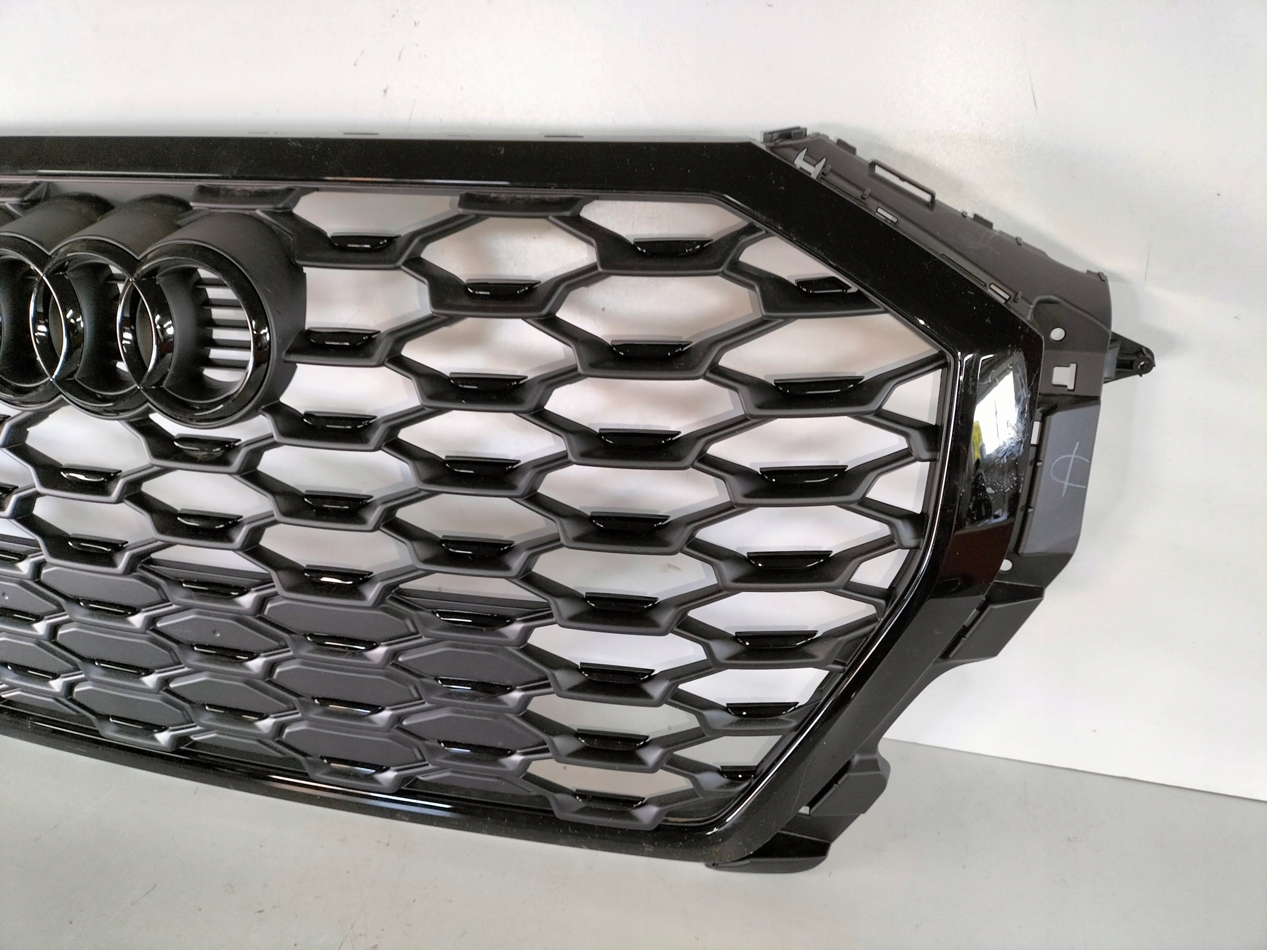 Kühlergrill Audi Q3 FRONTGRILL 83F85365183 Kühlergitter