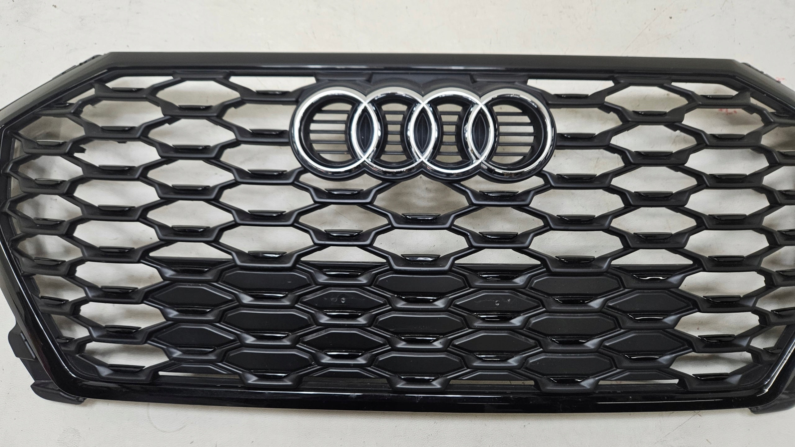 Kühlergrill Audi Q3 FRONTGRILL 83F85365183 Kühlergitter