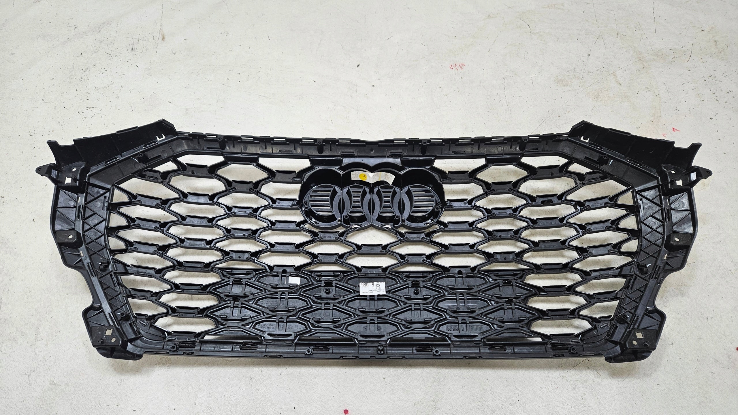 Kühlergrill Audi Q3 FRONTGRILL 83F85365183 Kühlergitter