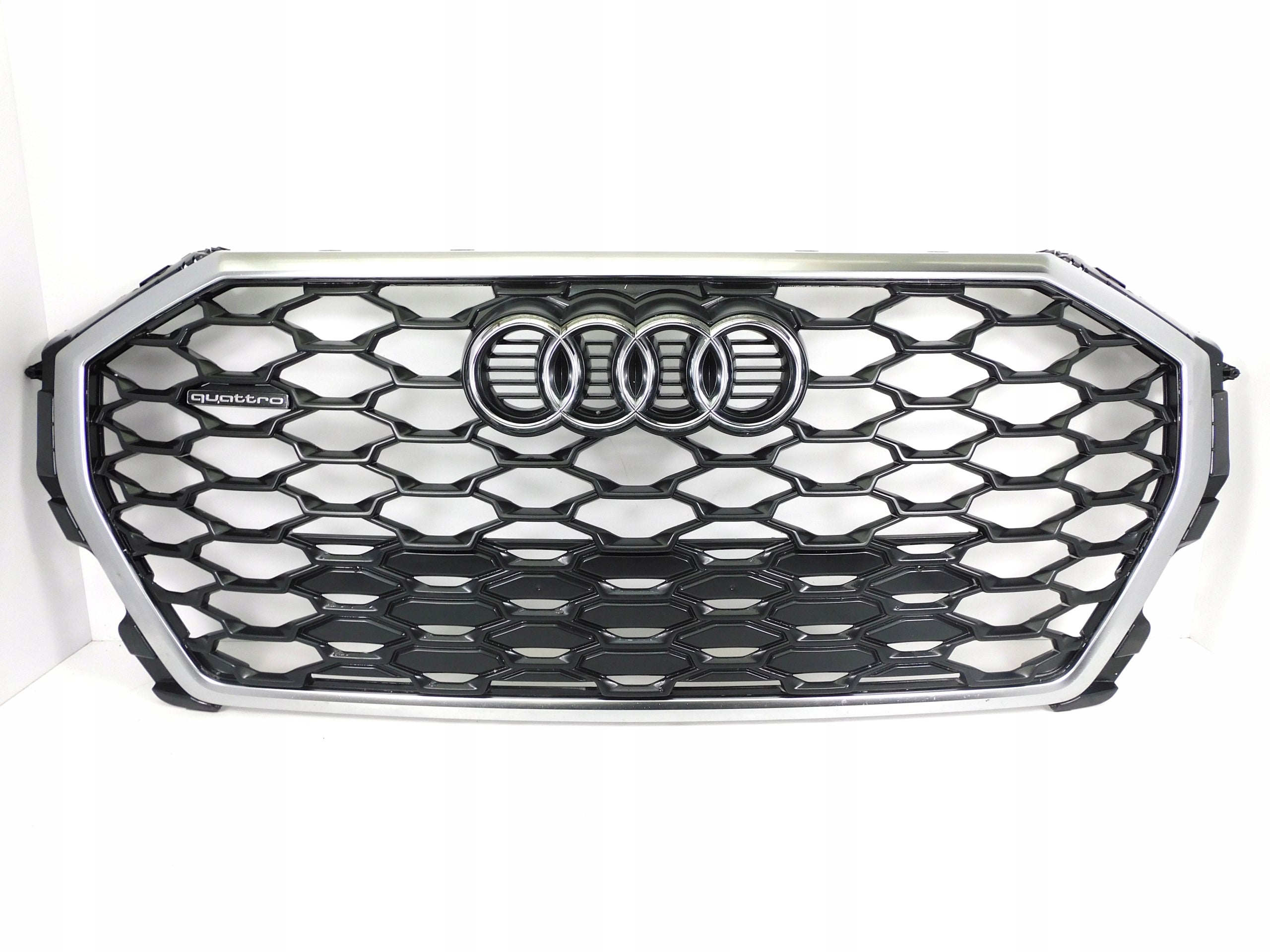 Kühlergrill Audi Q3 83A FRONTGRILL 83F85365183 Kühlergitter