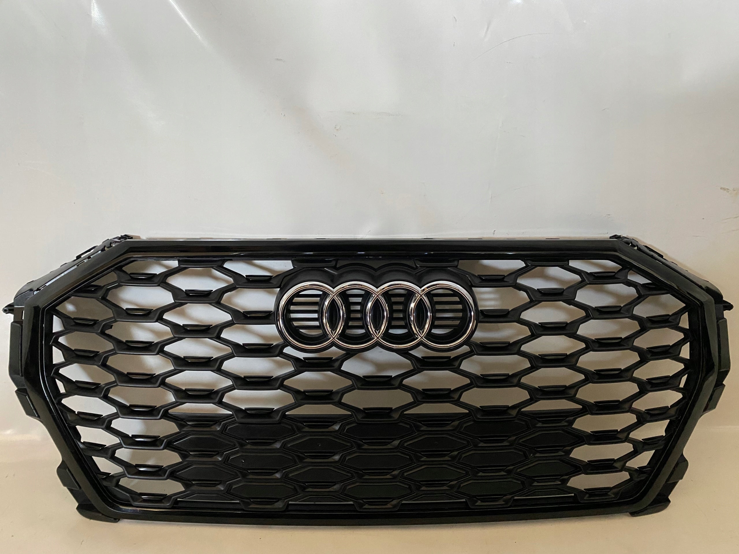  Kühlergrill Audi Q3 FRONTGRILL 83F85365183 Kühlergitter product image