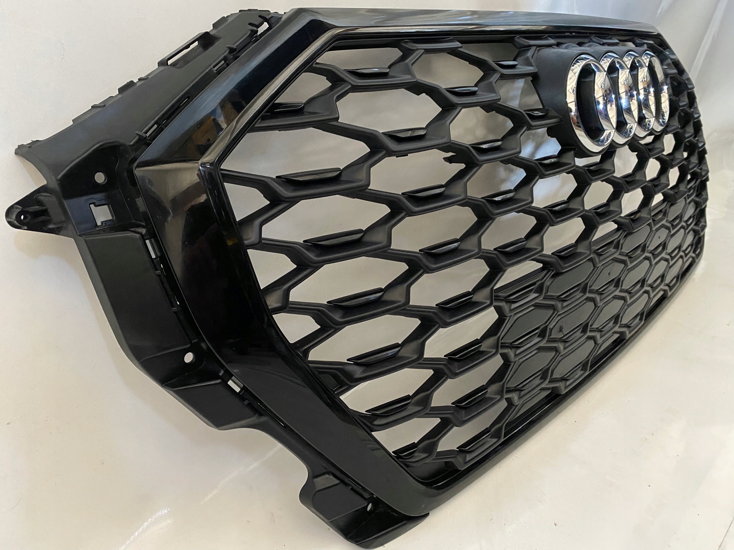 Kühlergrill Audi Q3 FRONTGRILL 83F85365183 Kühlergitter