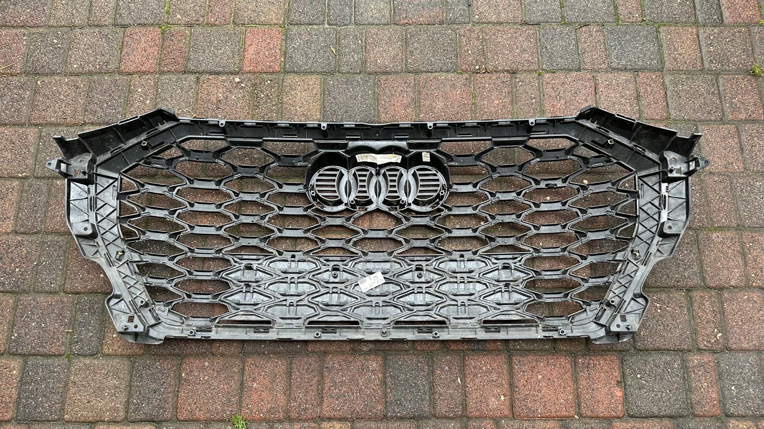 Kühlergrill Audi Q3 FRONTGRILL 83F853651 Kühlergitter