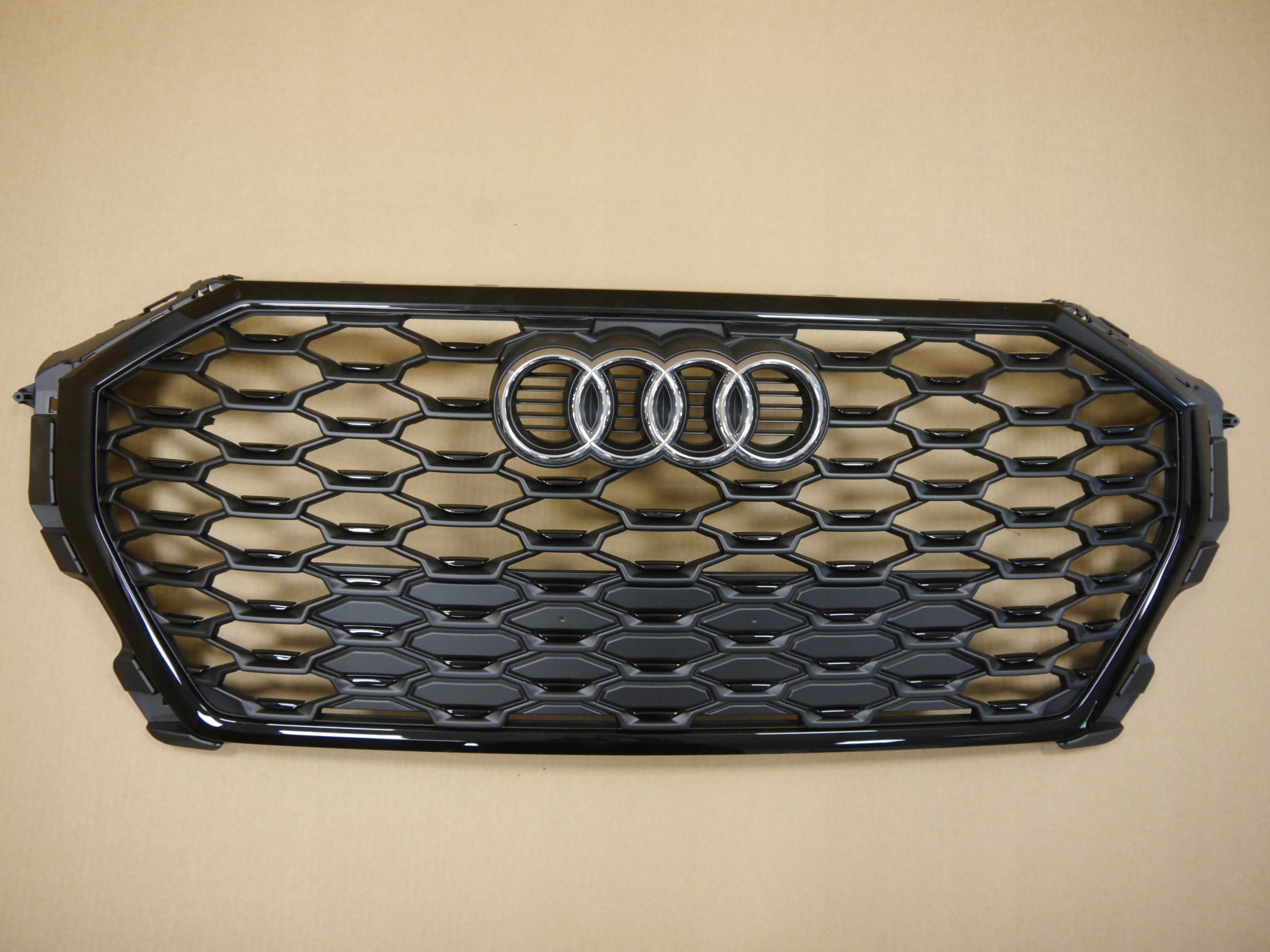  Kühlergrill Audi Q3 FRONTGRILL 83F85365183 Kühlergitter product image