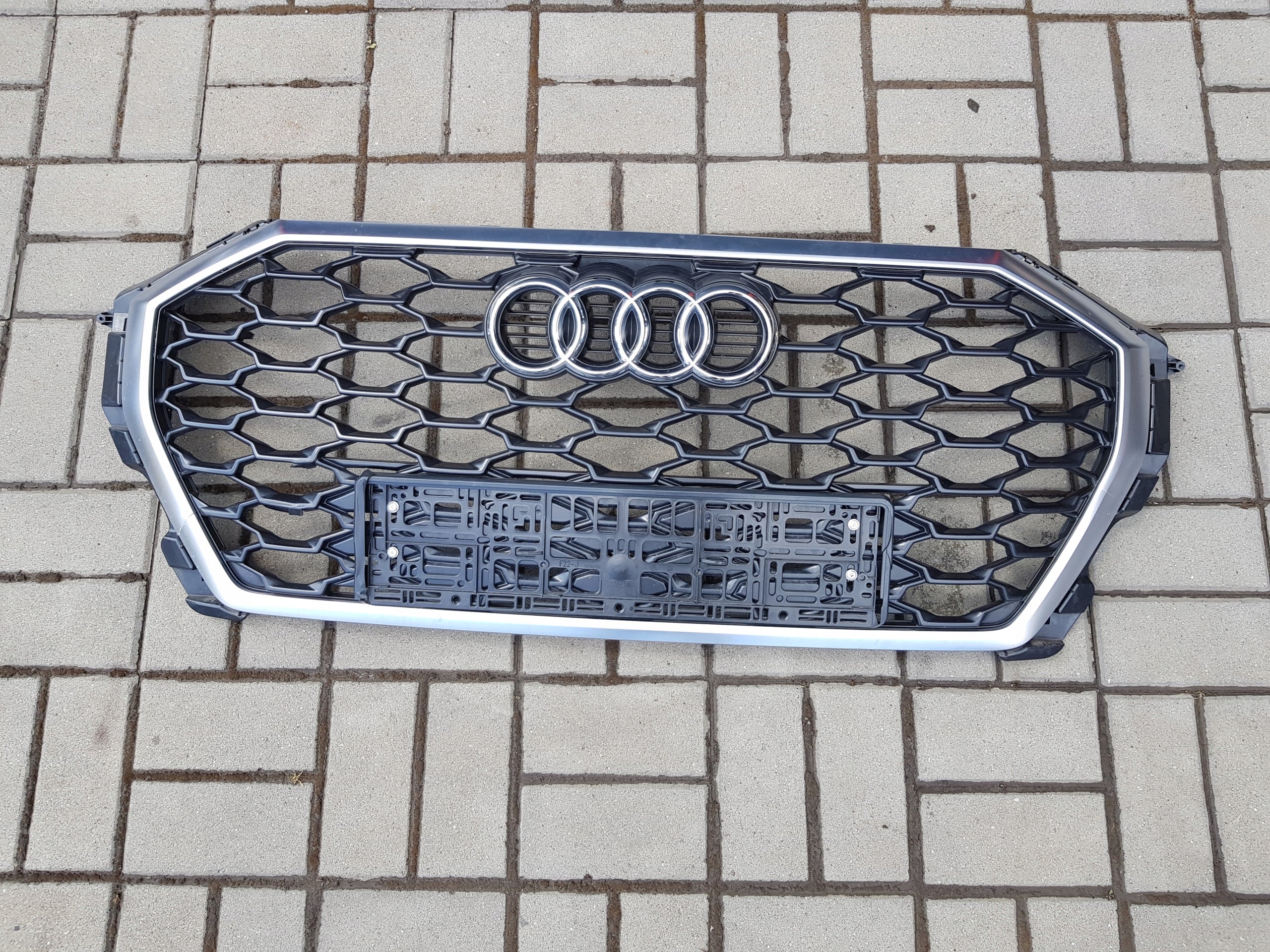  Kühlergrill Audi Q3 FRONTGRILL 83F853651C2 Kühlergitter product image