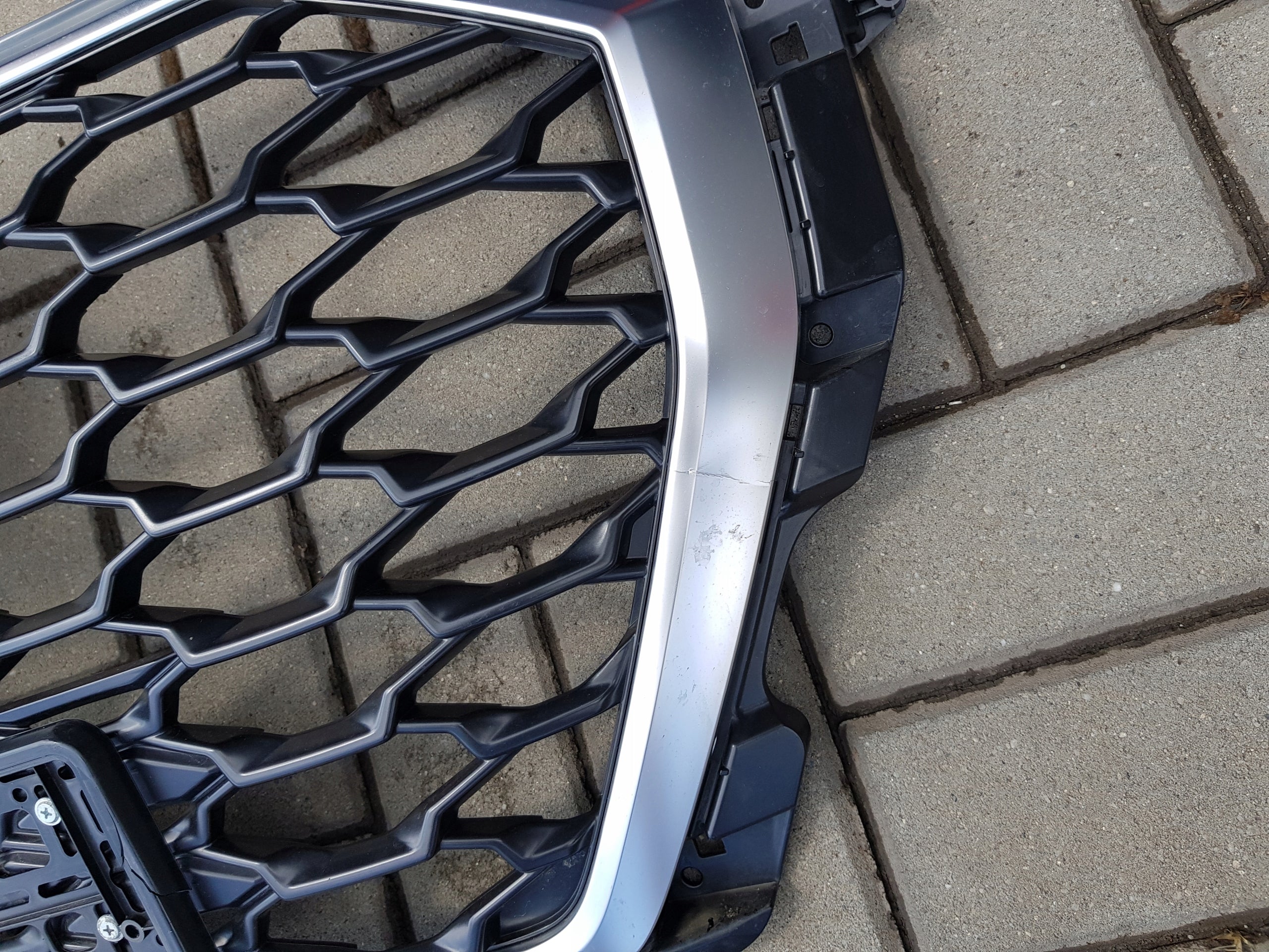 Kühlergrill Audi Q3 FRONTGRILL 83F853651C2 Kühlergitter