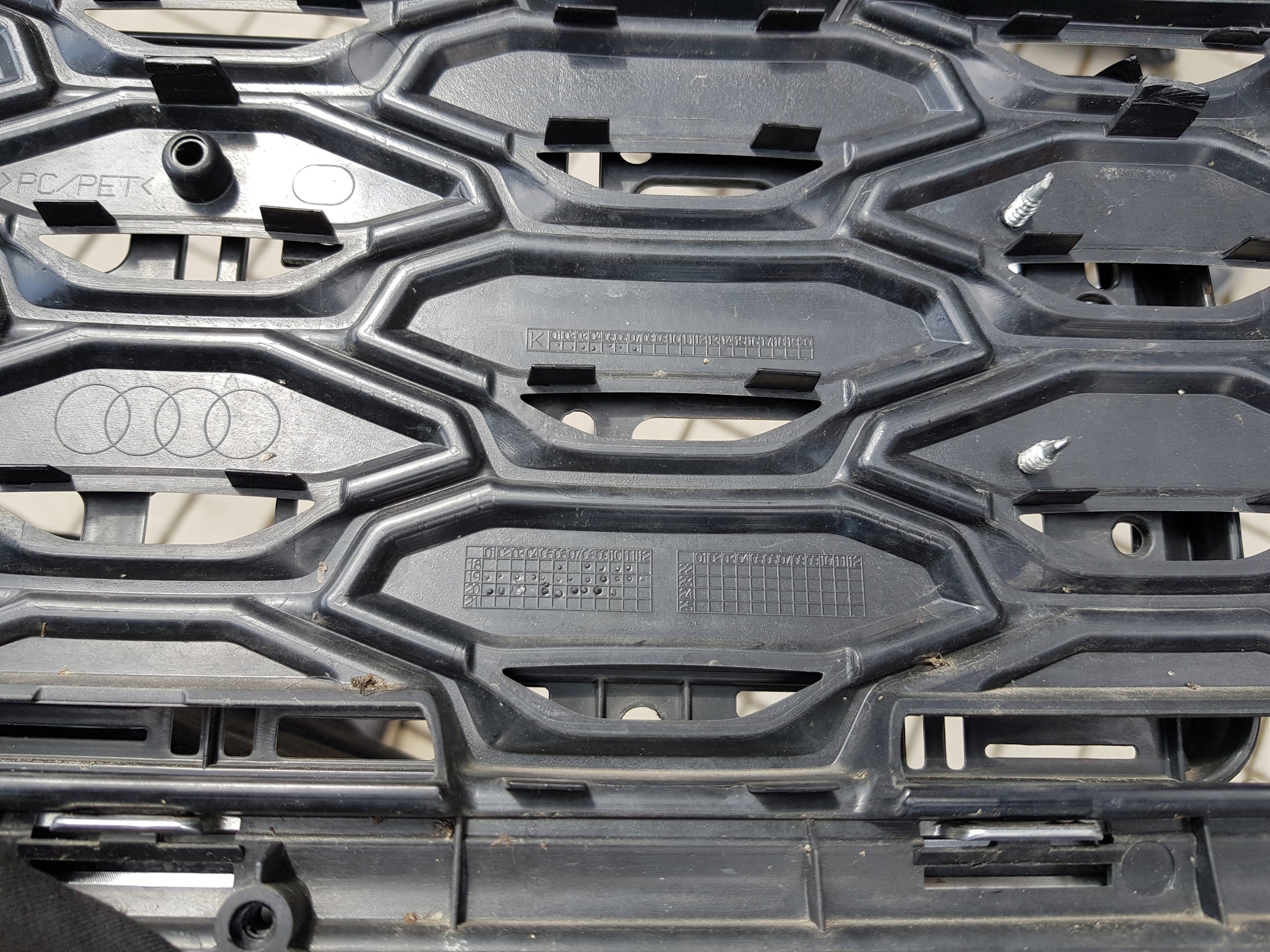 Kühlergrill Audi Q3 FRONTGRILL 83F853651C2 Kühlergitter