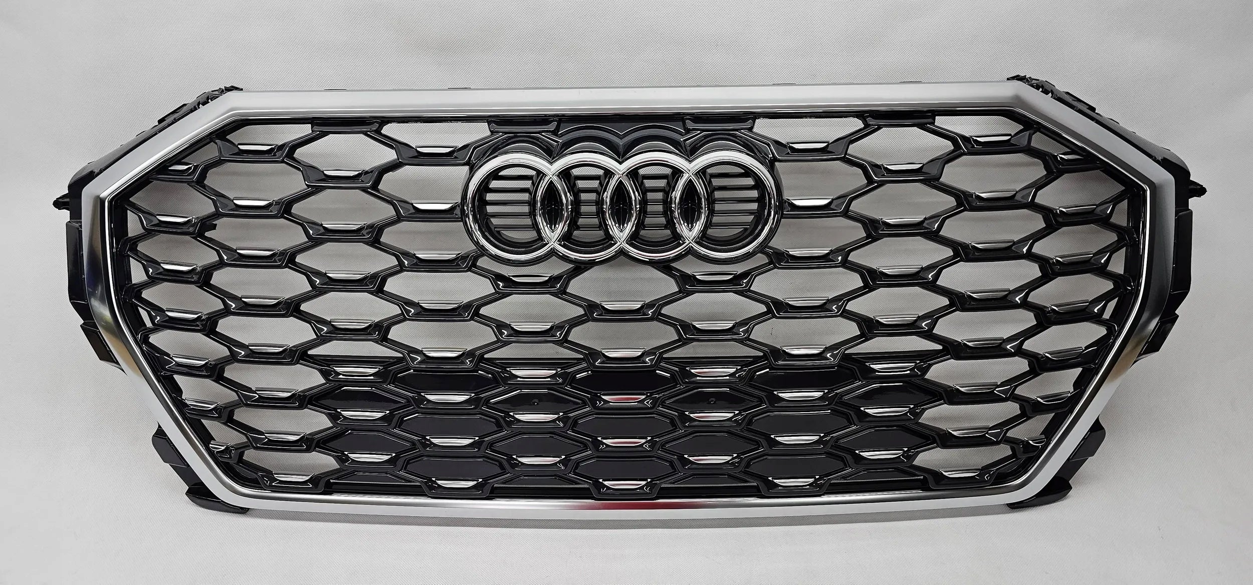 Kühlergrill Audi Q3 FRONTGRILL 83F853651A8 Kühlergitter