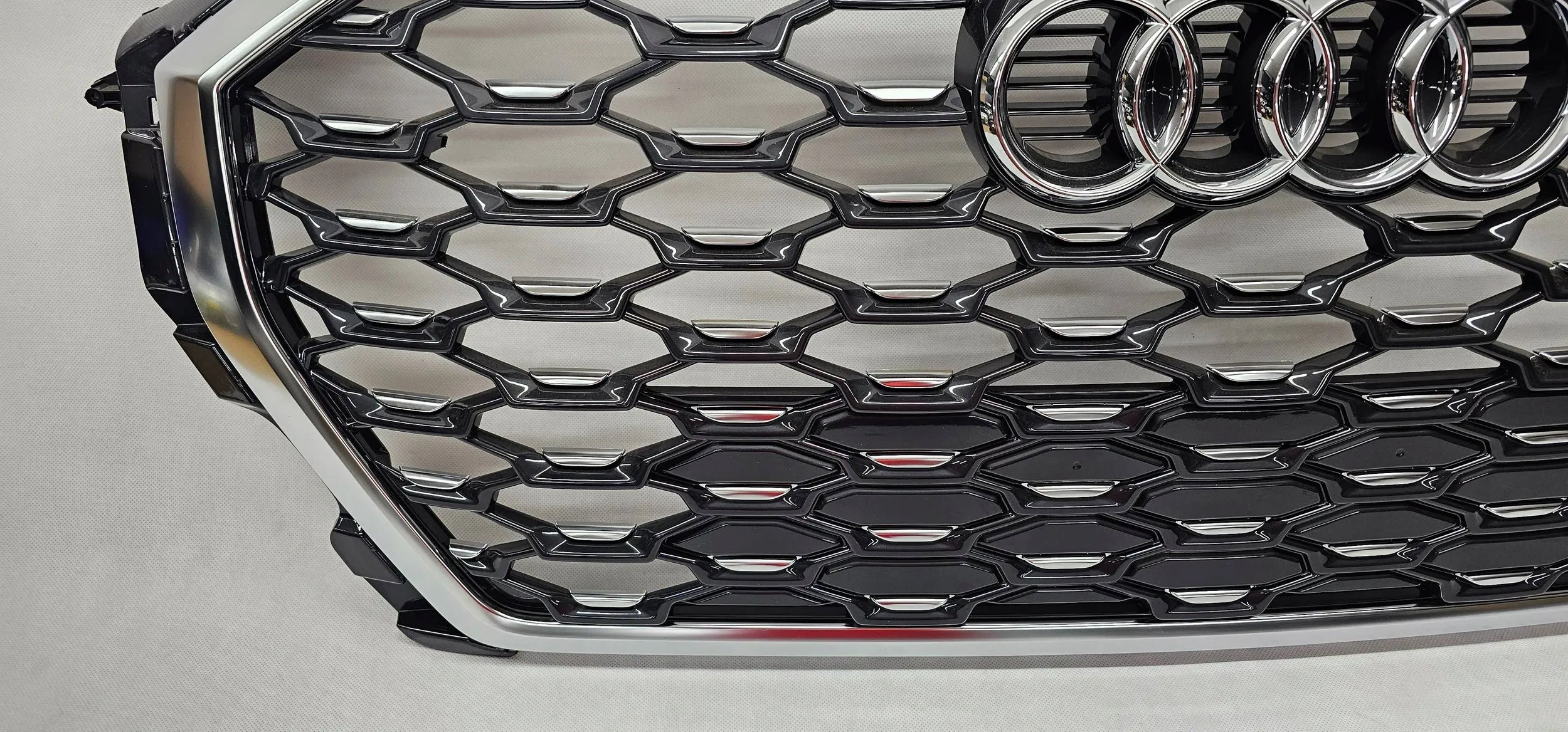 Kühlergrill Audi Q3 FRONTGRILL 83F853651A8 Kühlergitter