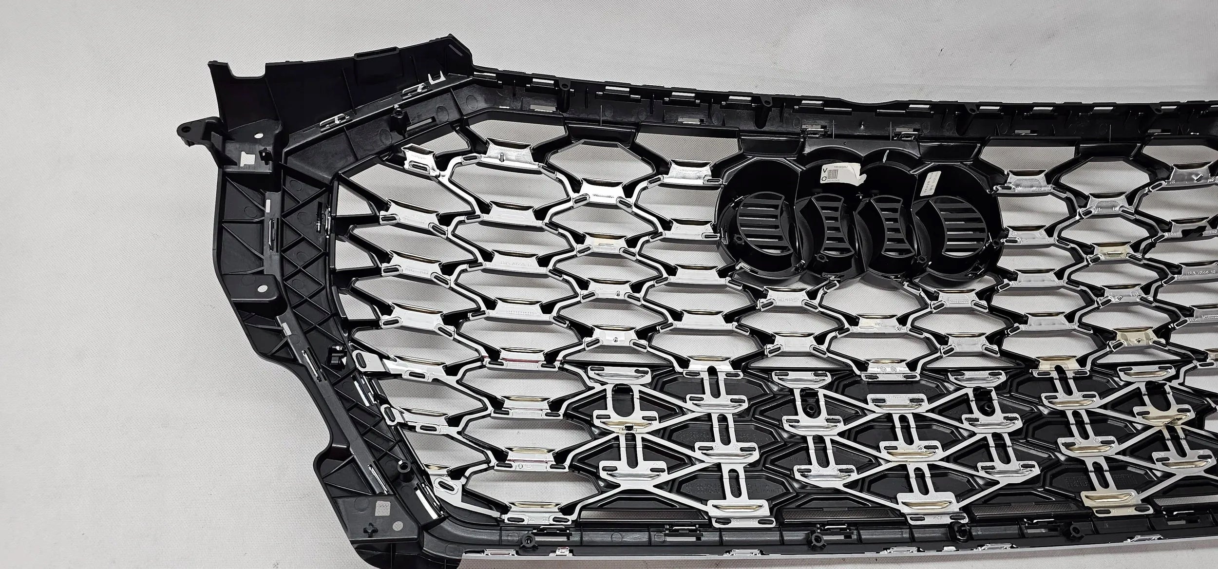 Kühlergrill Audi Q3 FRONTGRILL 83F853651A8 Kühlergitter