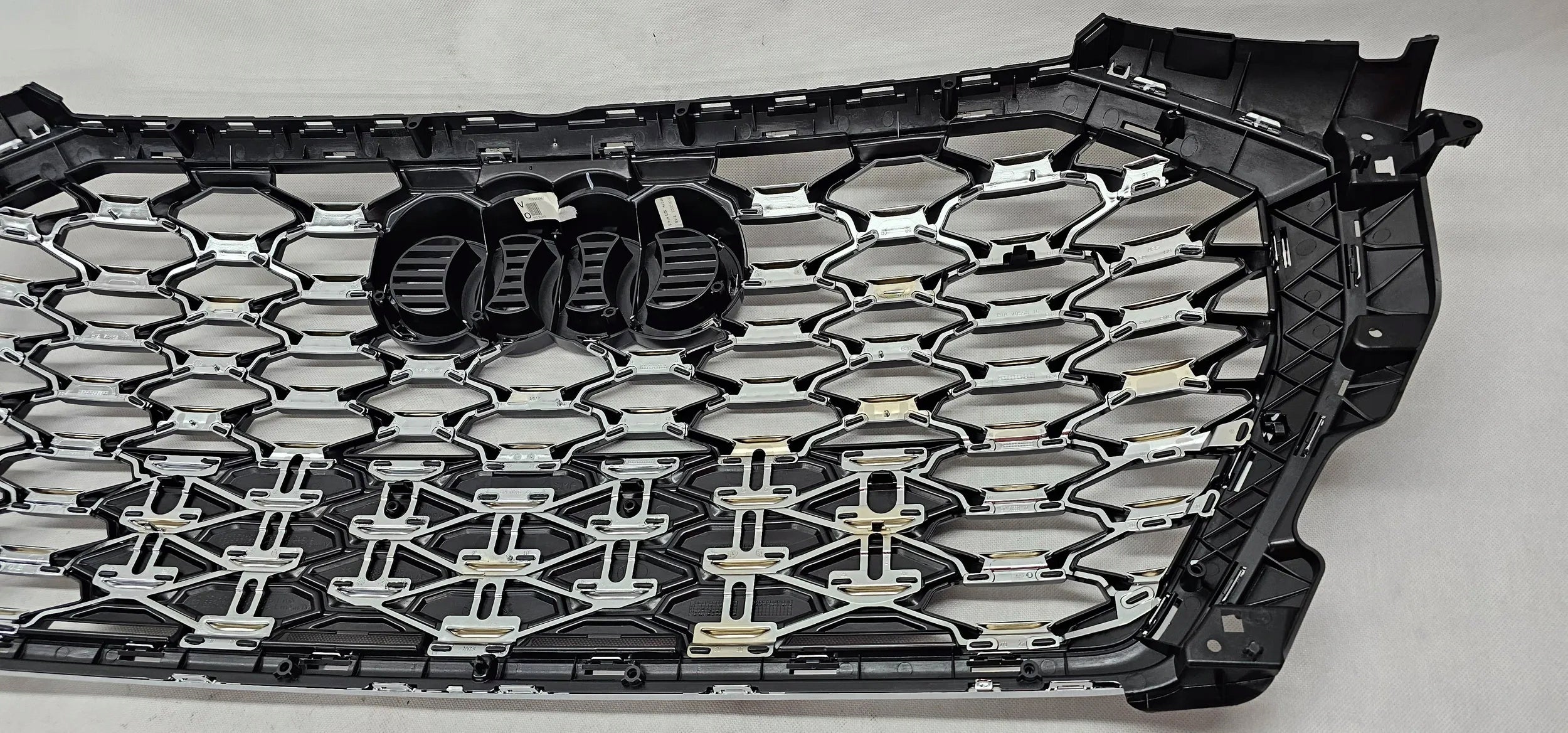 Kühlergrill Audi Q3 FRONTGRILL 83F853651A8 Kühlergitter