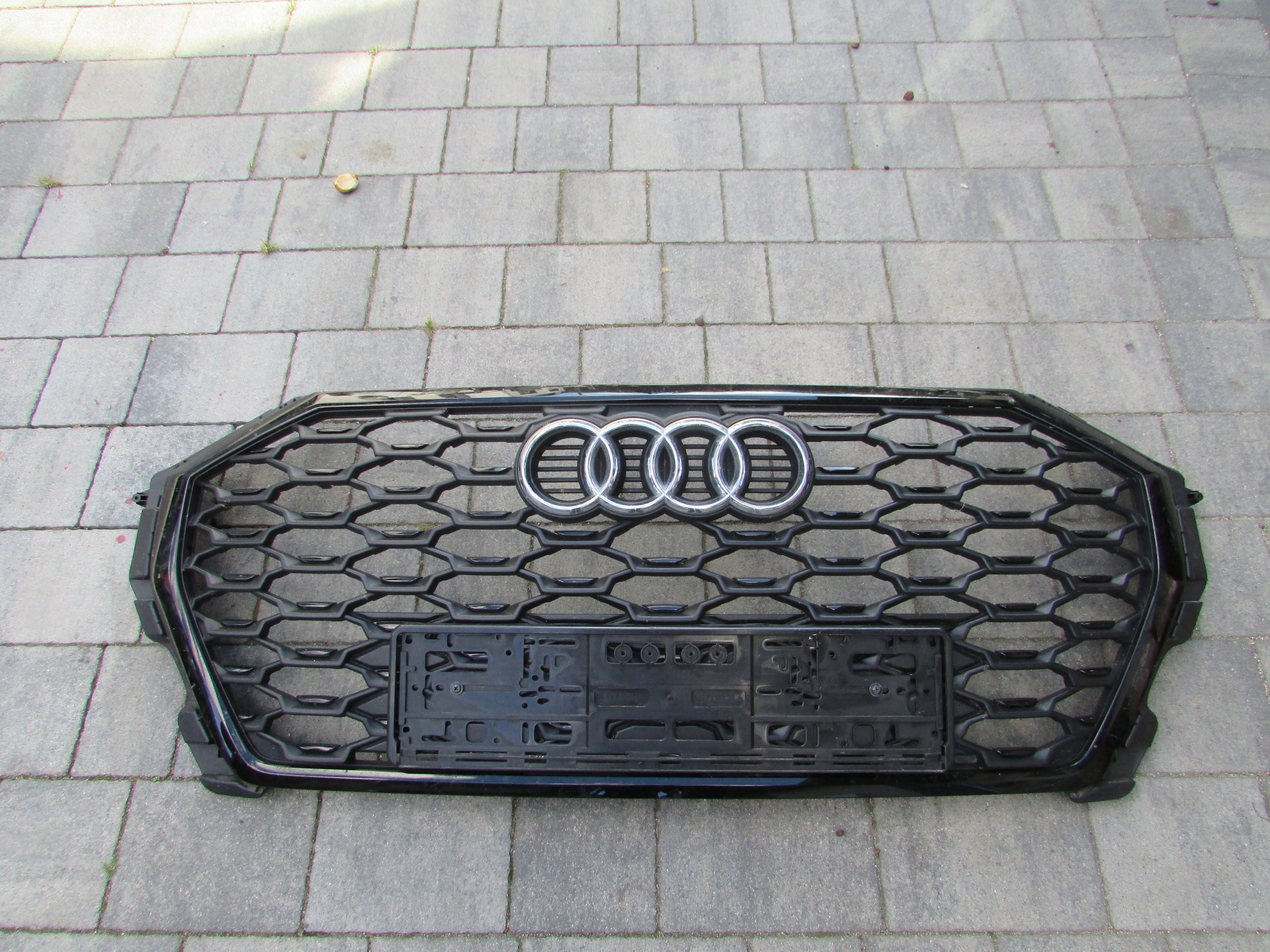  Kühlergrill Audi Q3 FRONTGRILL 83F853651BA Kühlergitter product image