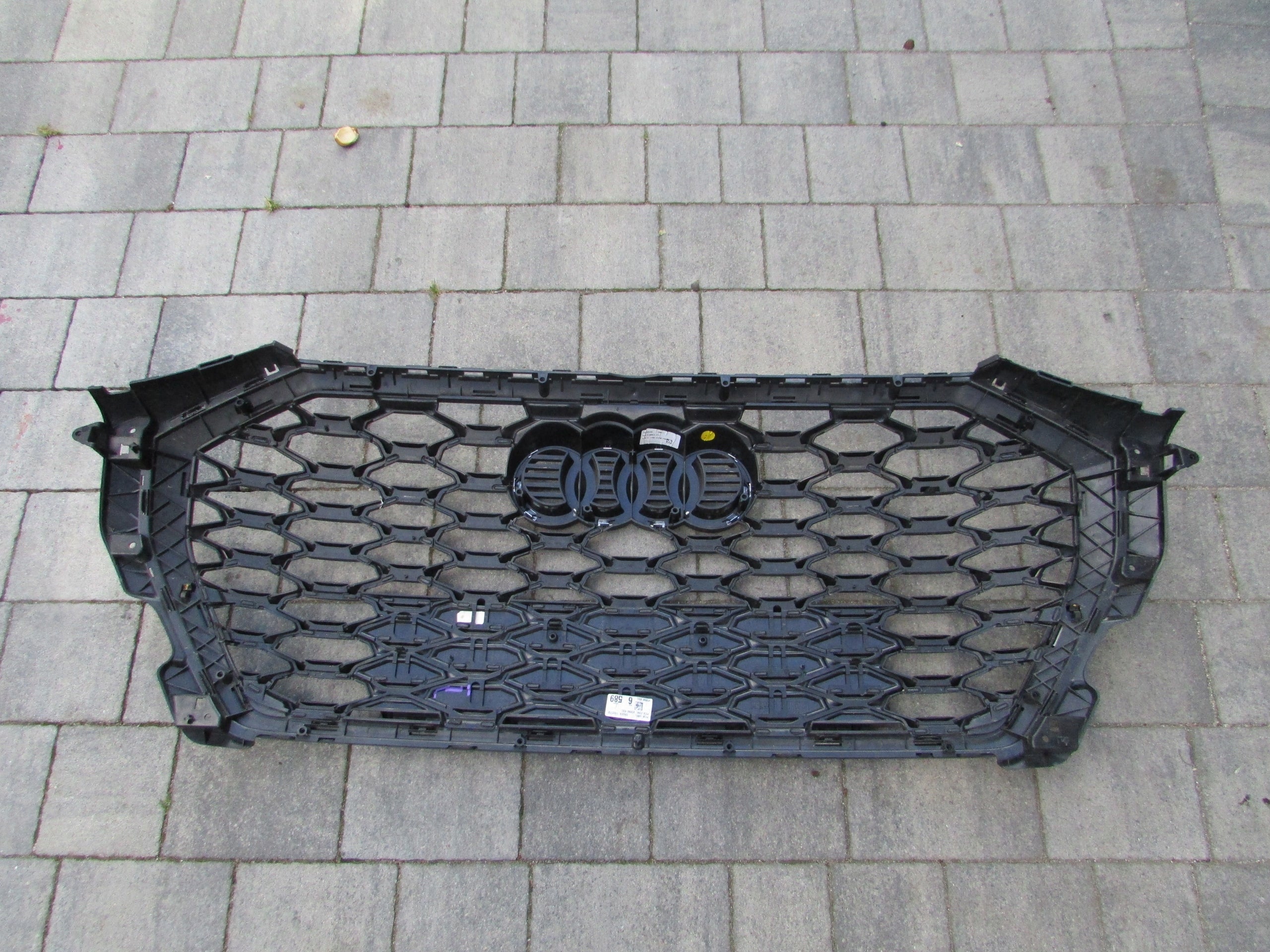 Kühlergrill Audi Q3 FRONTGRILL 83F853651BA Kühlergitter