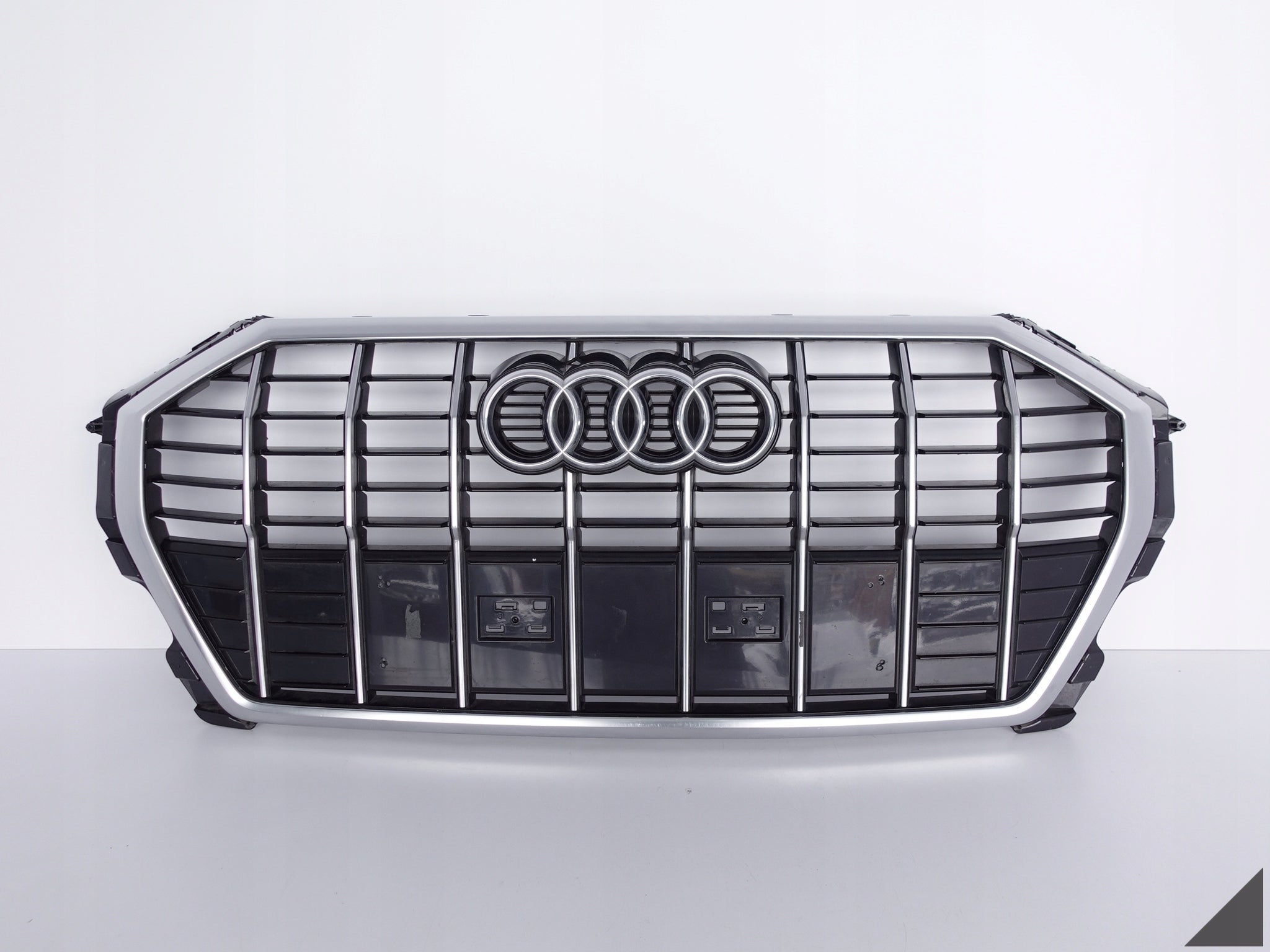  Kühlergrill Audi Q3 FRONTGRILL 83F853651B Kühlergitter product image