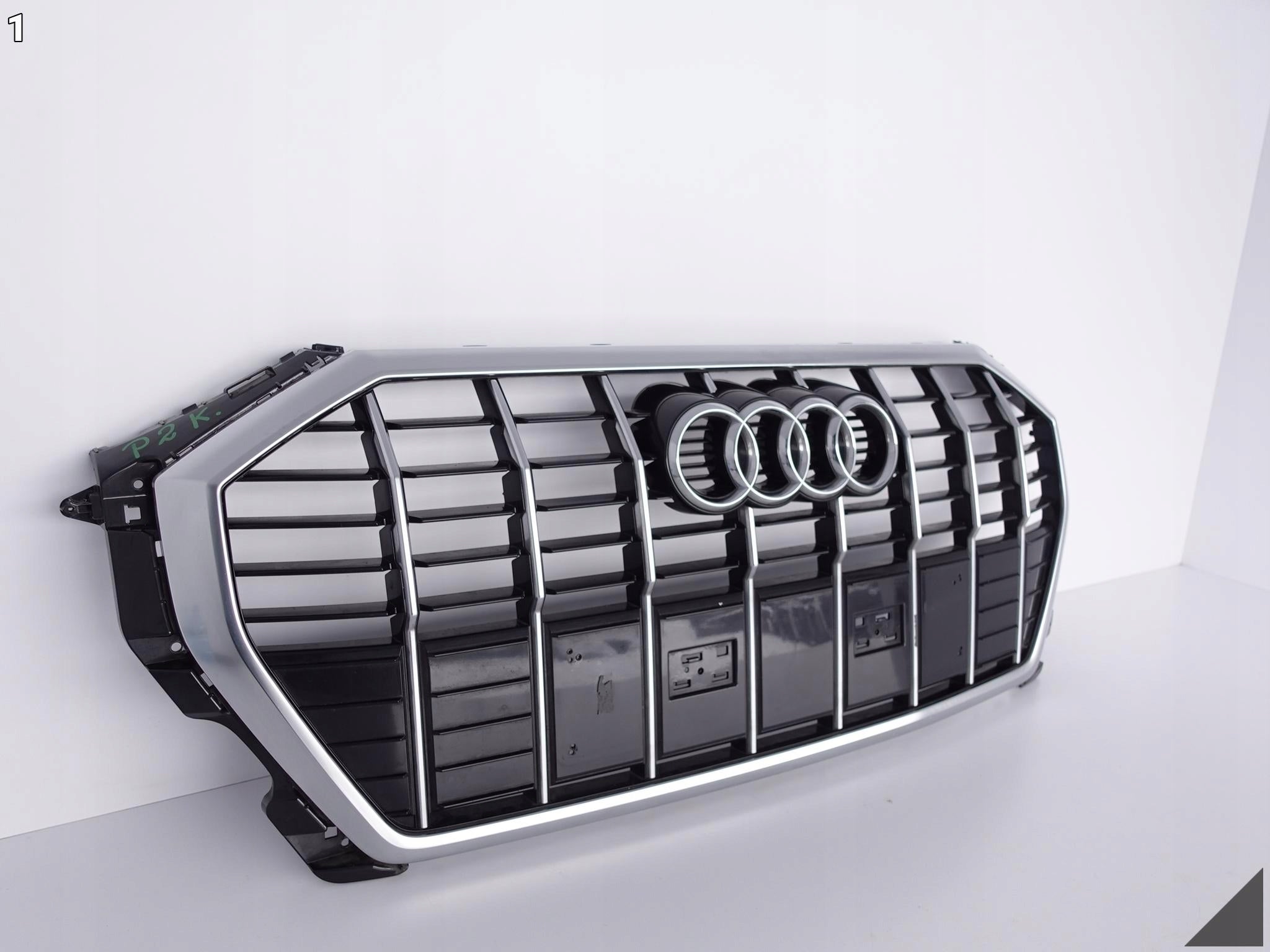 Kühlergrill Audi Q3 FRONTGRILL 83F853651B Kühlergitter