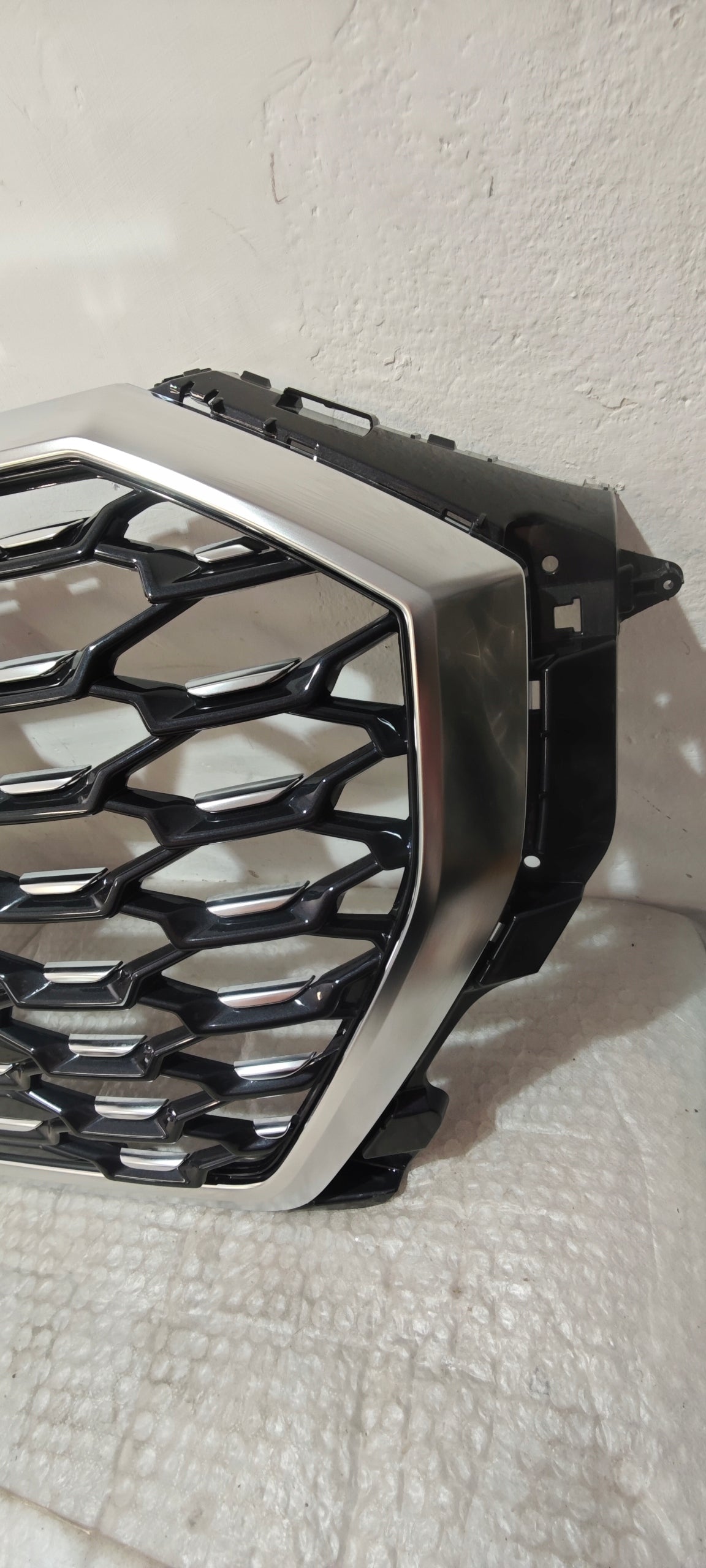 Kühlergrill Audi Q3 FRONTGRILL 83F853651B Kühlergitter