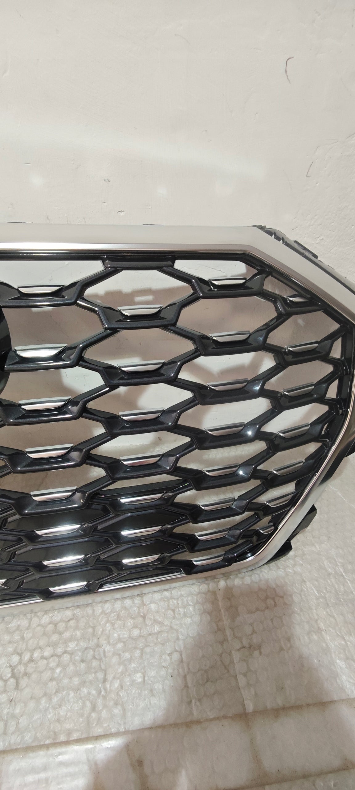 Kühlergrill Audi Q3 FRONTGRILL 83F853651B Kühlergitter