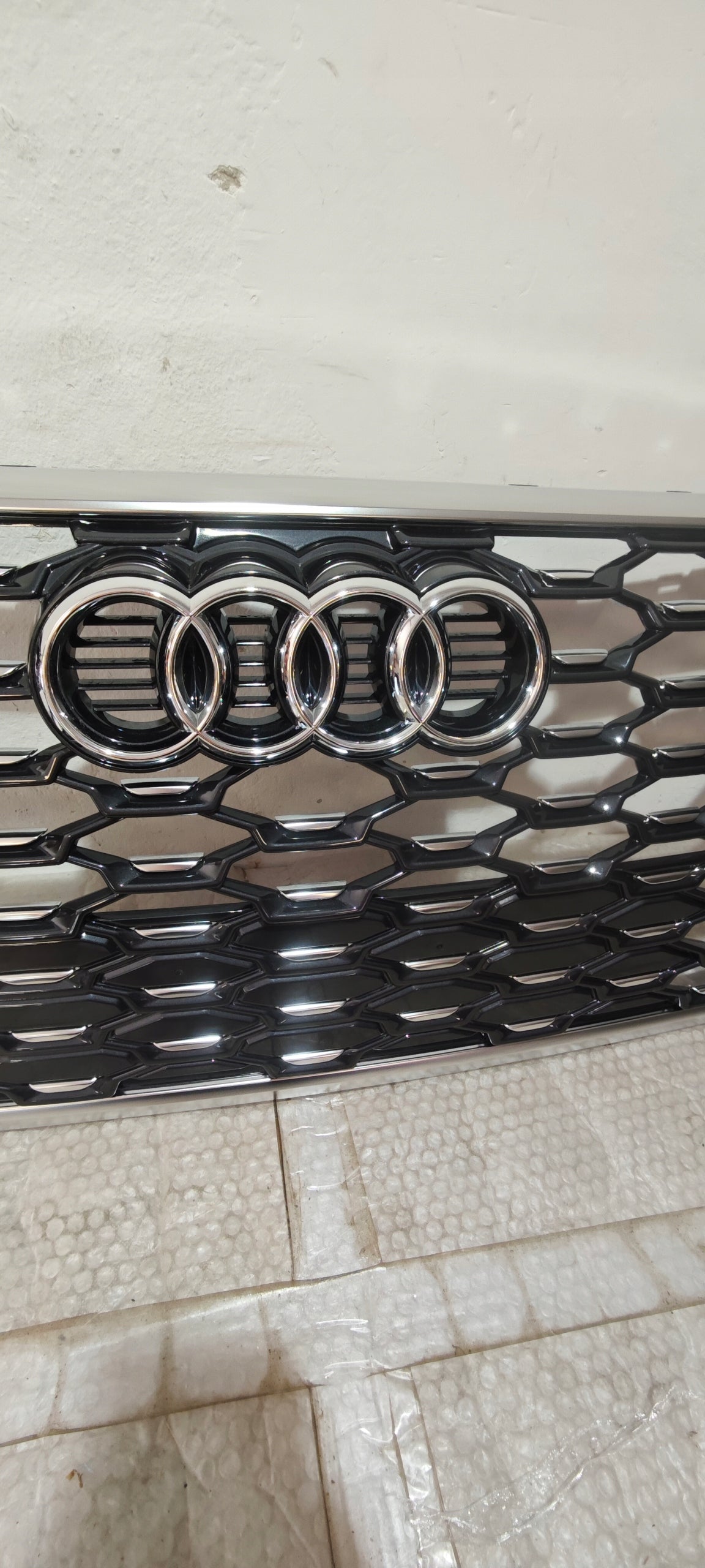 Kühlergrill Audi Q3 FRONTGRILL 83F853651B Kühlergitter