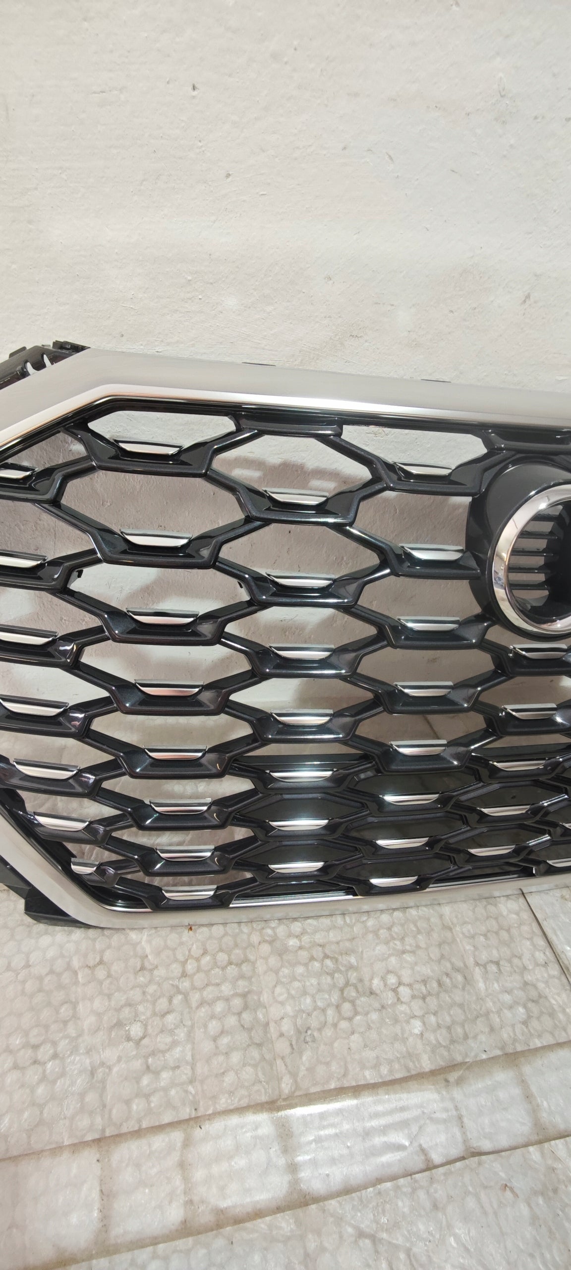 Kühlergrill Audi Q3 FRONTGRILL 83F853651B Kühlergitter