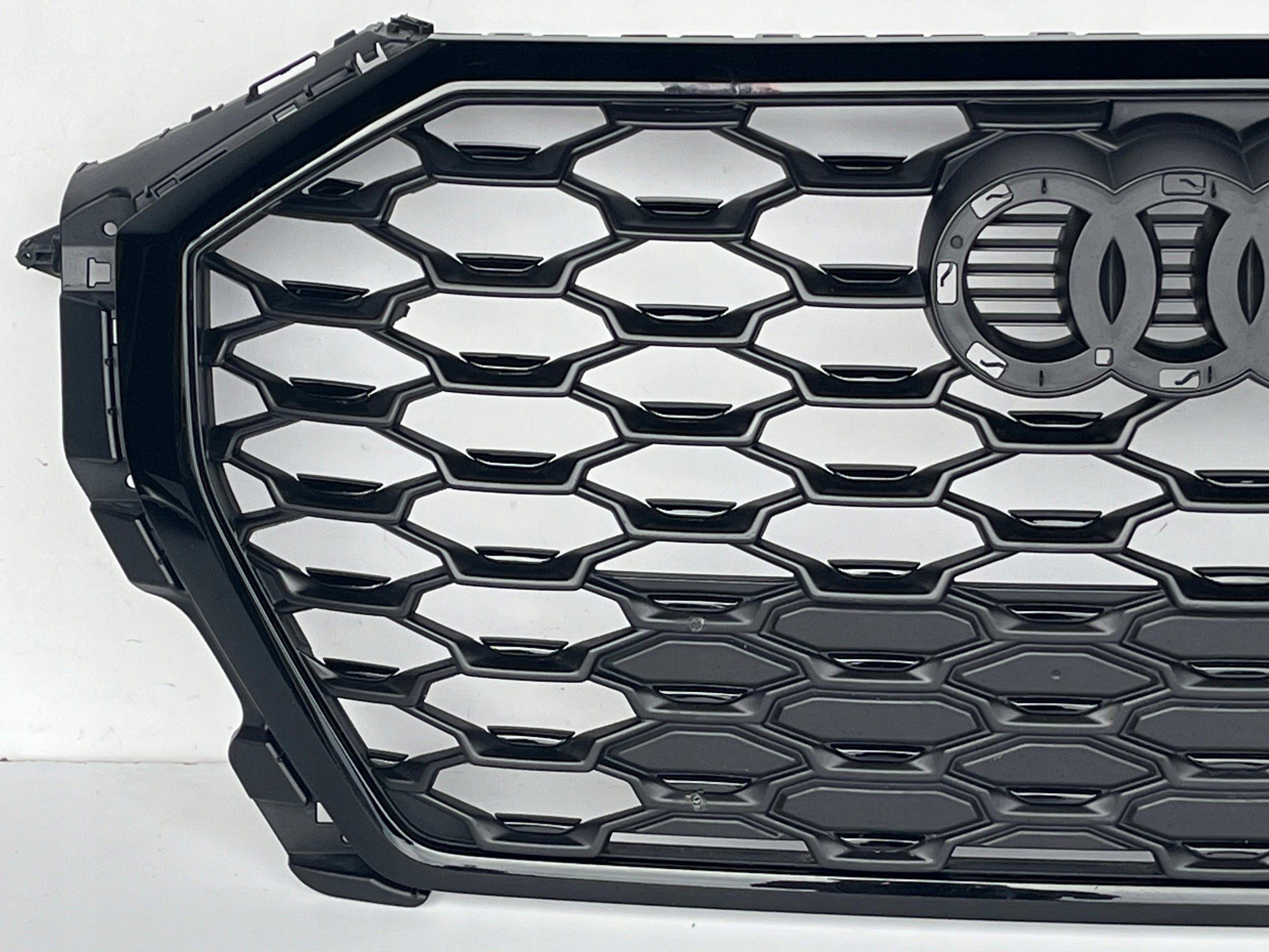 Kühlergrill Audi Q3 83A FRONTGRILL 83F853651AB Kühlergitter