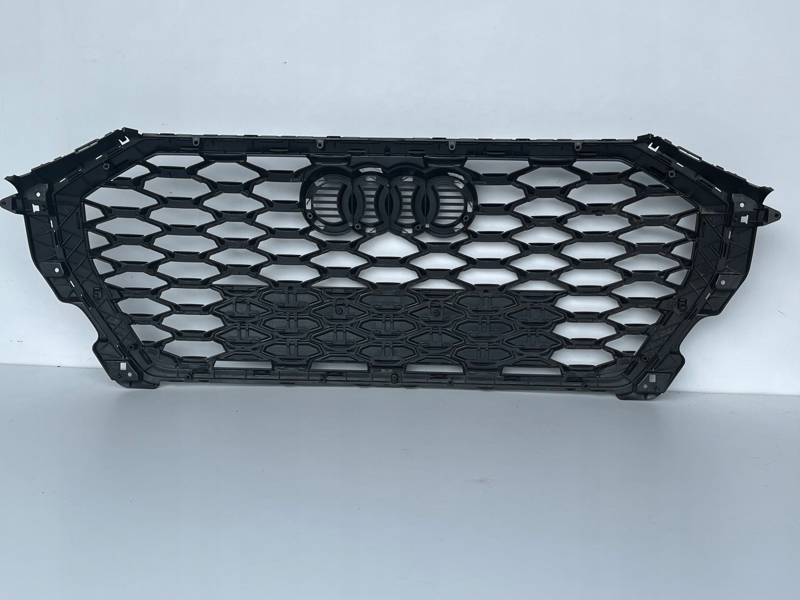 Kühlergrill Audi Q3 83A FRONTGRILL 83F853651AB Kühlergitter