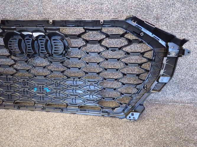 Kühlergrill Audi Q3 FRONTGRILL 83F853651C8 Kühlergitter