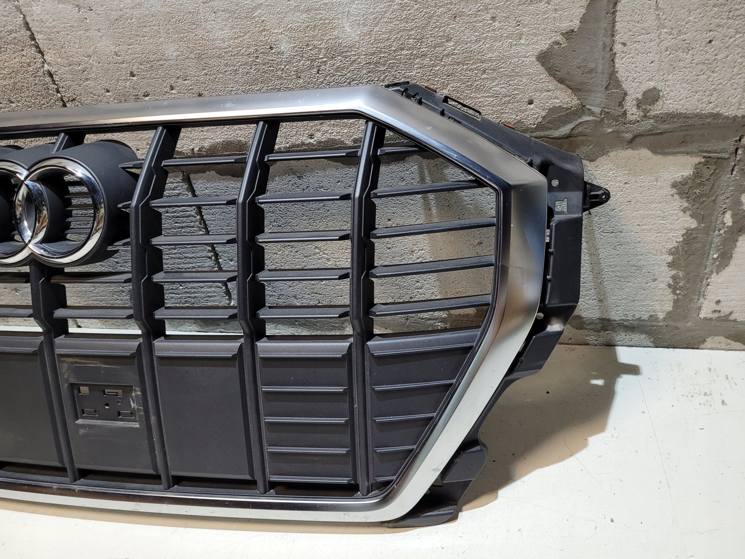 Kühlergrill Audi Q3 FRONTGRILL 83a85365183 Kühlergitter