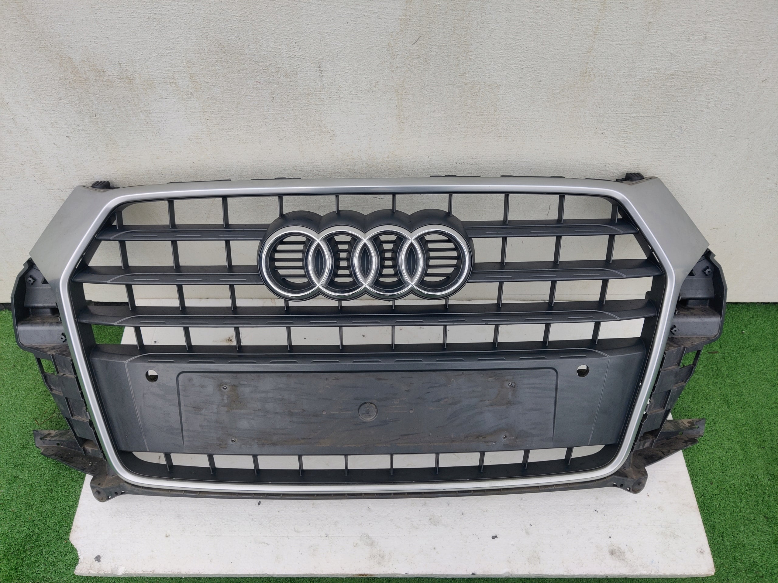 Kühlergrill Audi Q3 FRONTGRILL 8U0853653Ma Kühlergitter