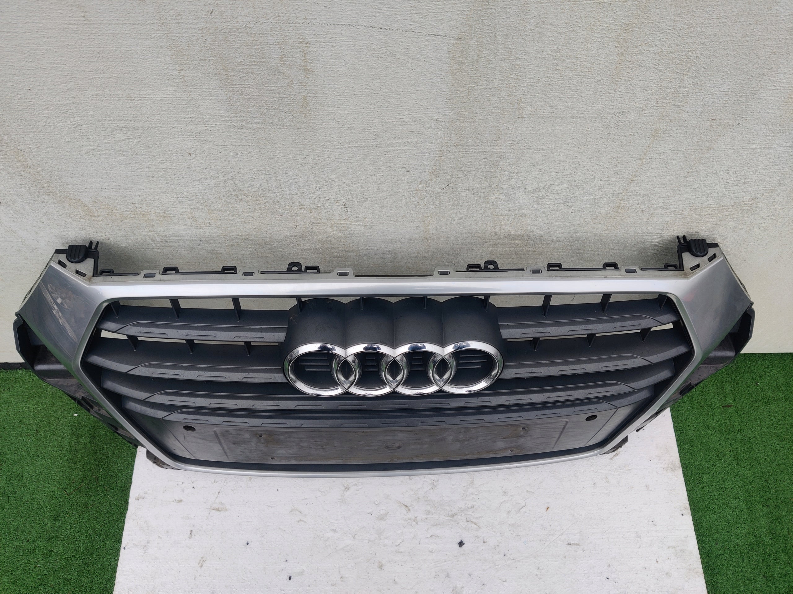 Kühlergrill Audi Q3 FRONTGRILL 8U0853653Ma Kühlergitter