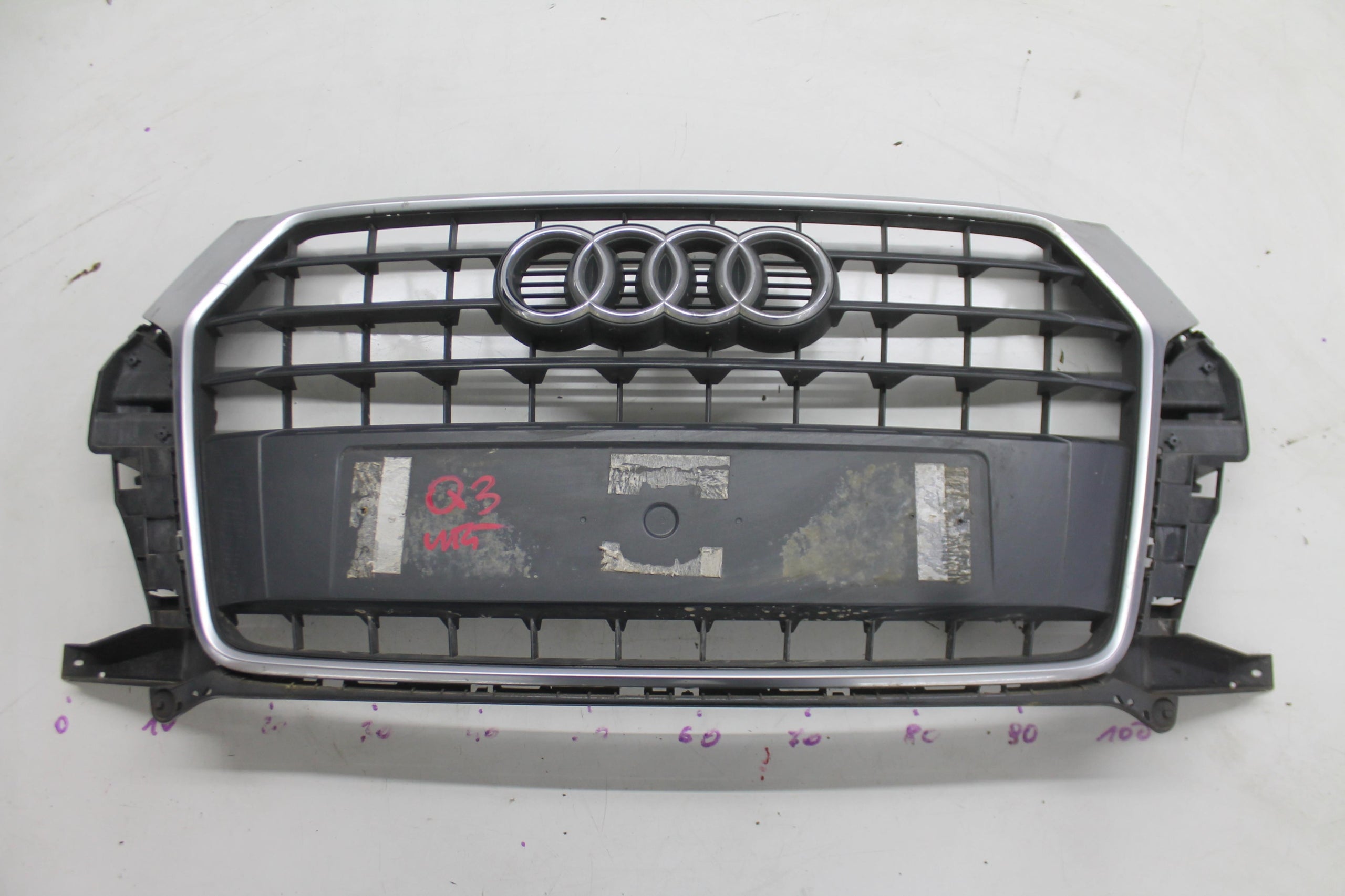  Kühlergrill Audi Q3 FRONTGRILL 8U0853653N8 Kühlergitter product image