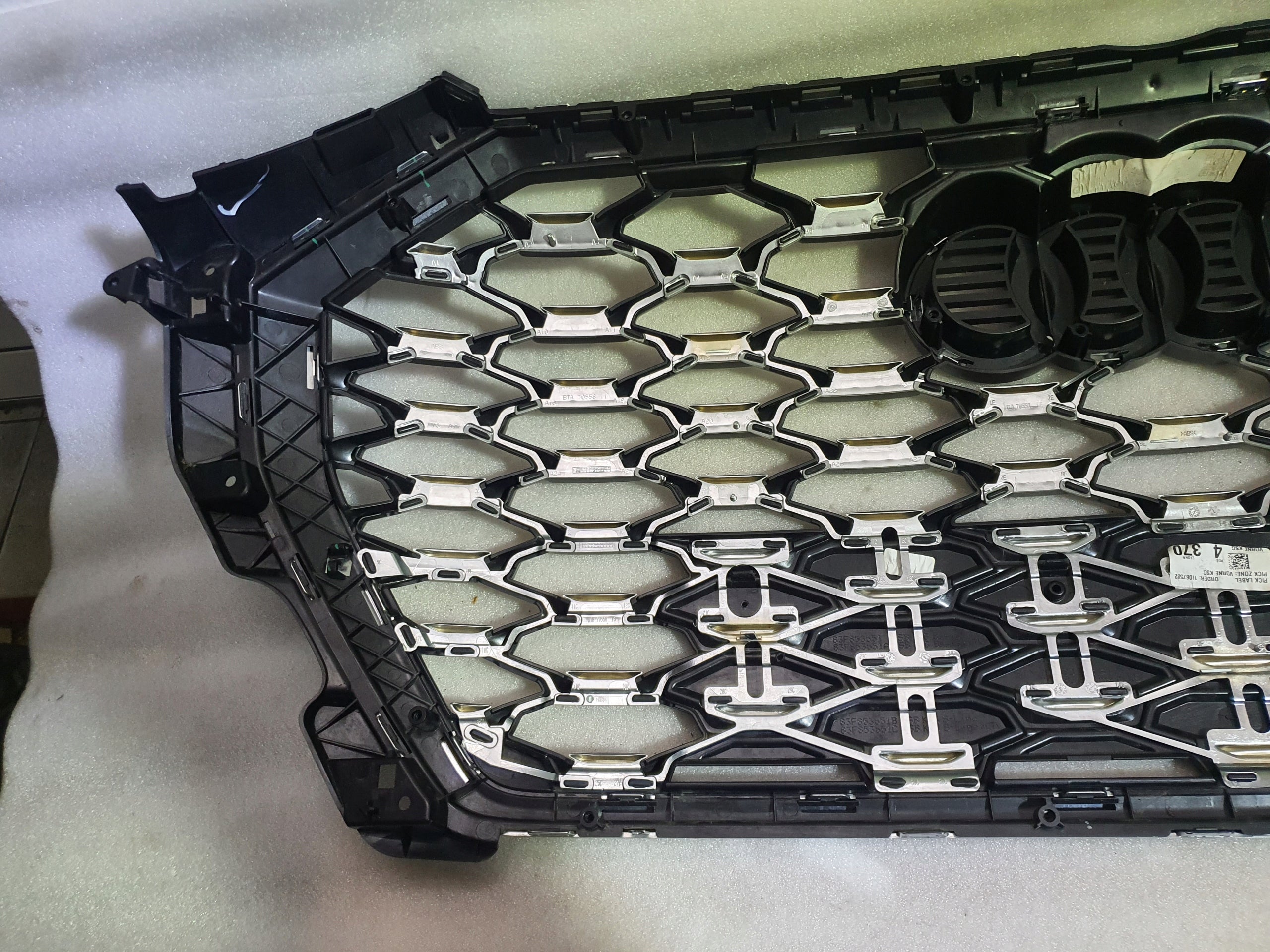 Kühlergrill Audi Q3 83A FRONTGRILL 83F853651 Kühlergitter