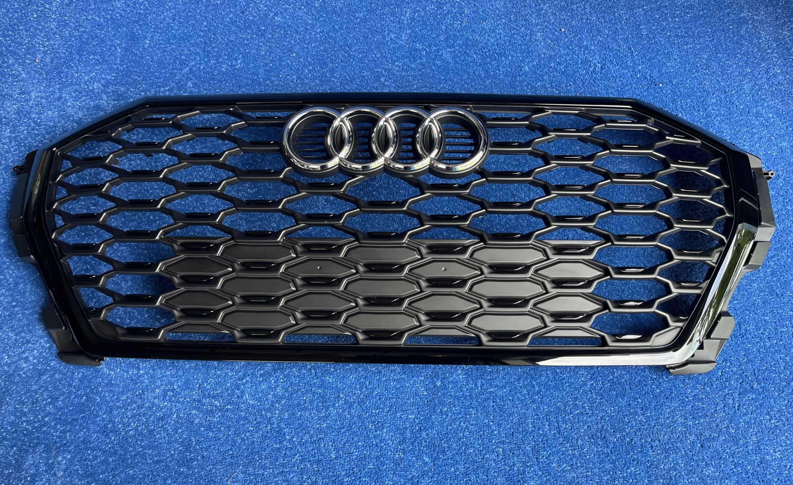 Kühlergrill Audi Q3 FRONTGRILL 83F853651B Kühlergitter