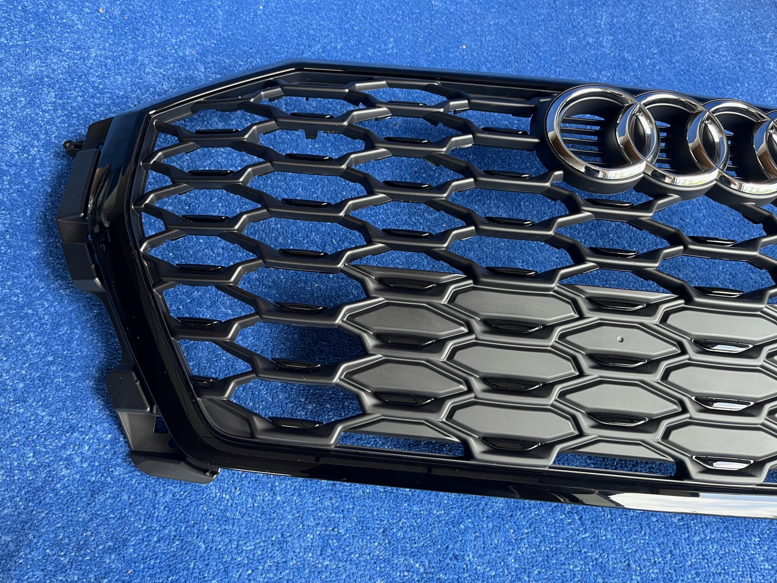 Kühlergrill Audi Q3 FRONTGRILL 83F853651B Kühlergitter