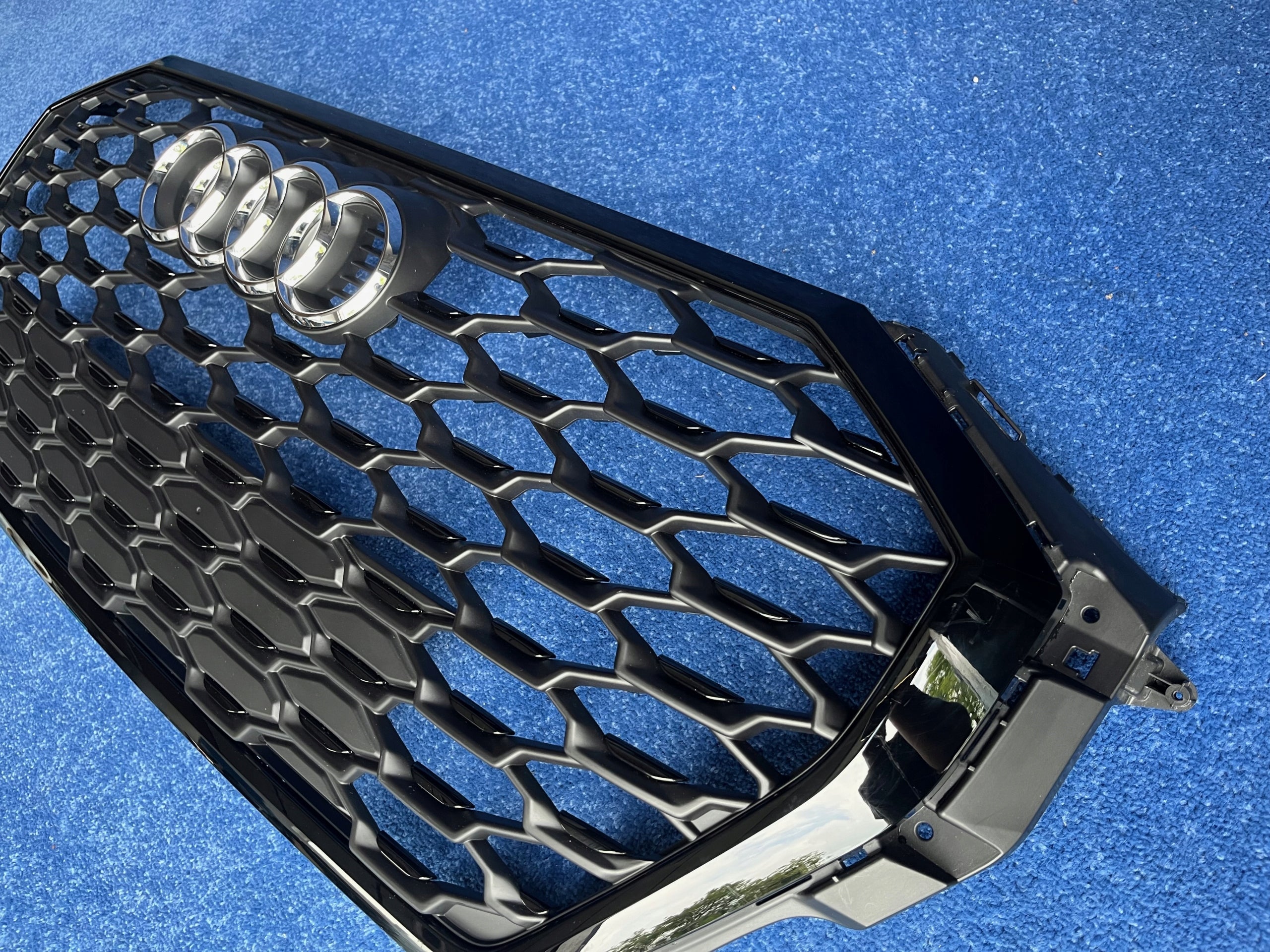 Kühlergrill Audi Q3 FRONTGRILL 83F853651B Kühlergitter