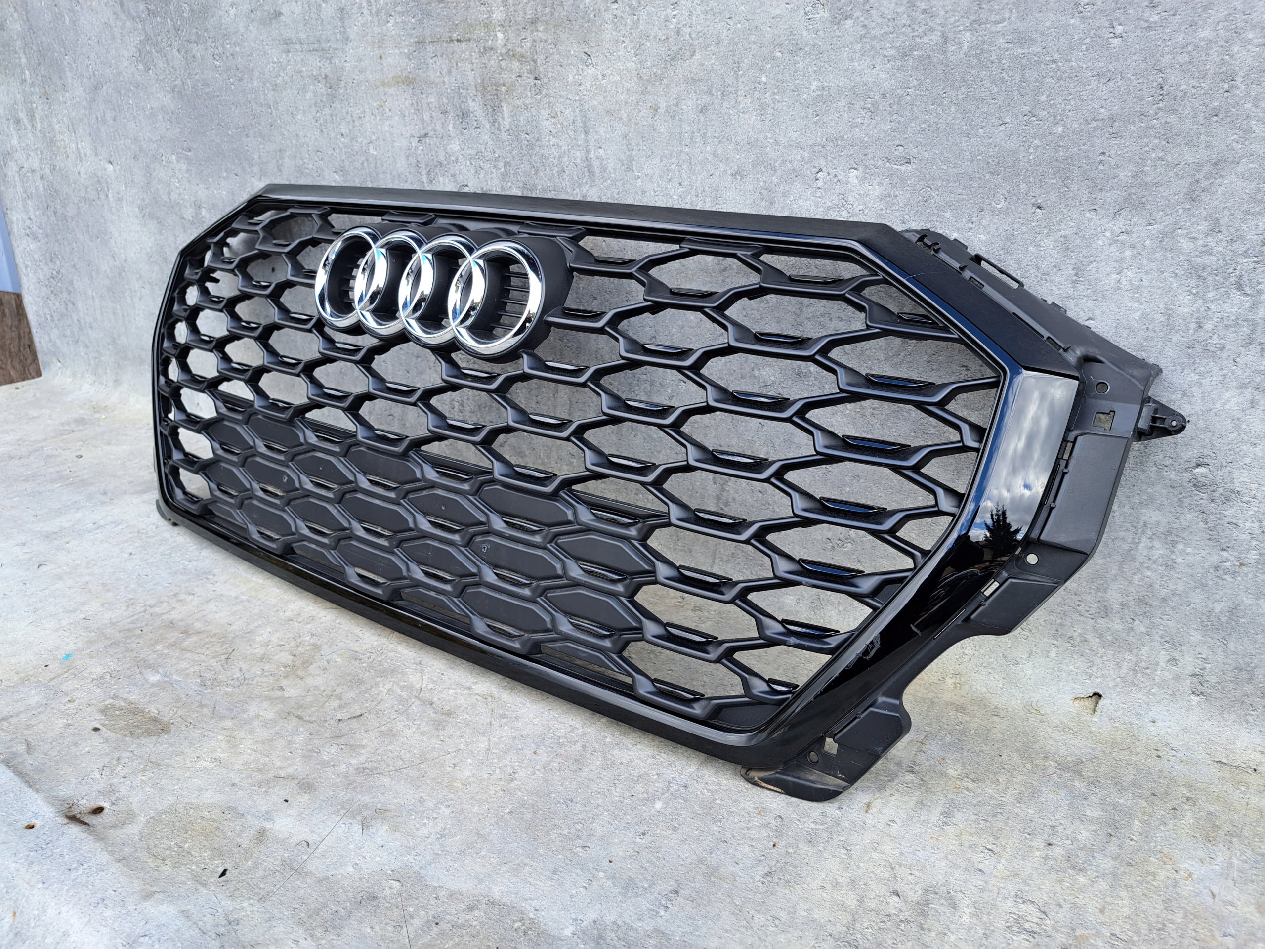 Kühlergrill Audi Q3 FRONTGRILL 83f853651 Kühlergitter