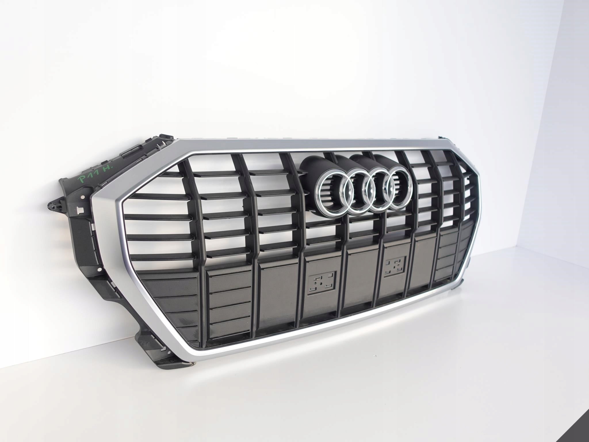 Kühlergrill Audi Q3 FRONTGRILL 83A853651 Kühlergitter