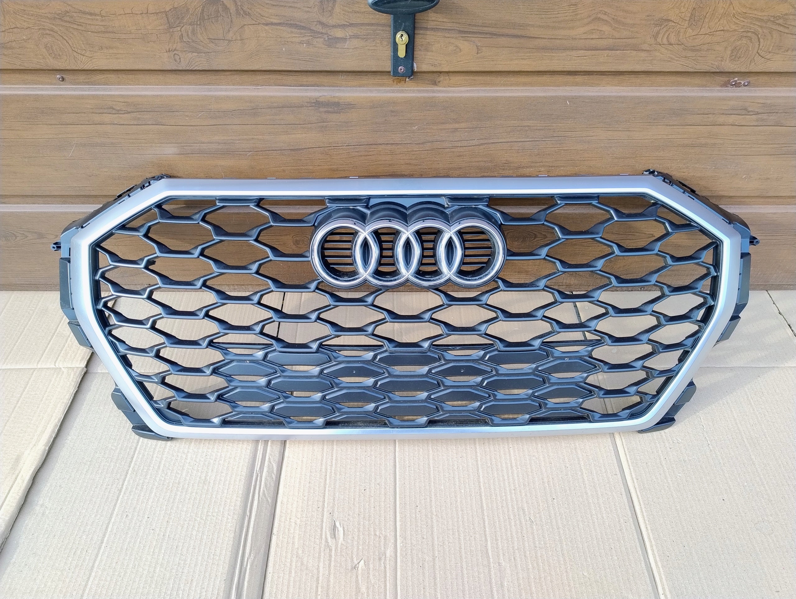 Kühlergrill Audi Q3 FRONTGRILL 83F85365183 Kühlergitter